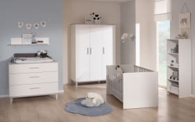 Babyzimmer Nils in kreideweiß, 3-türigen Kleiderschrank