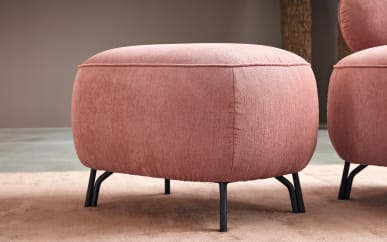 Hocker 7191 in fraise, B/H/T ca. 66 x 44 x 52 cm