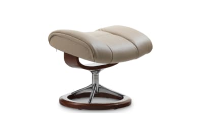 Hocker Mayfair in Cori vanilla mit Signature brown Gestell