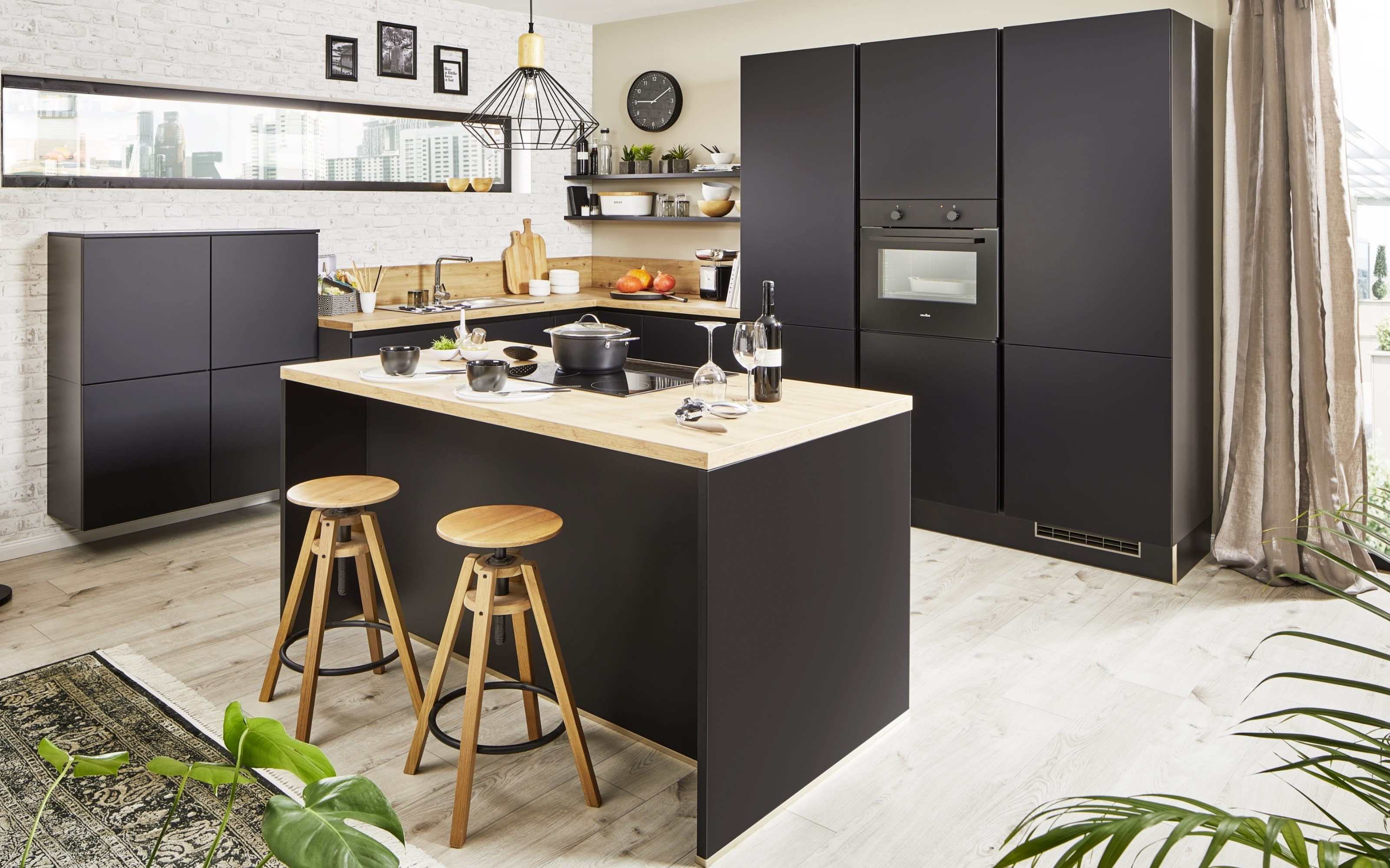 Einbauküche Top soft, schwarz, inkl. Siemens Elektrogeräte
