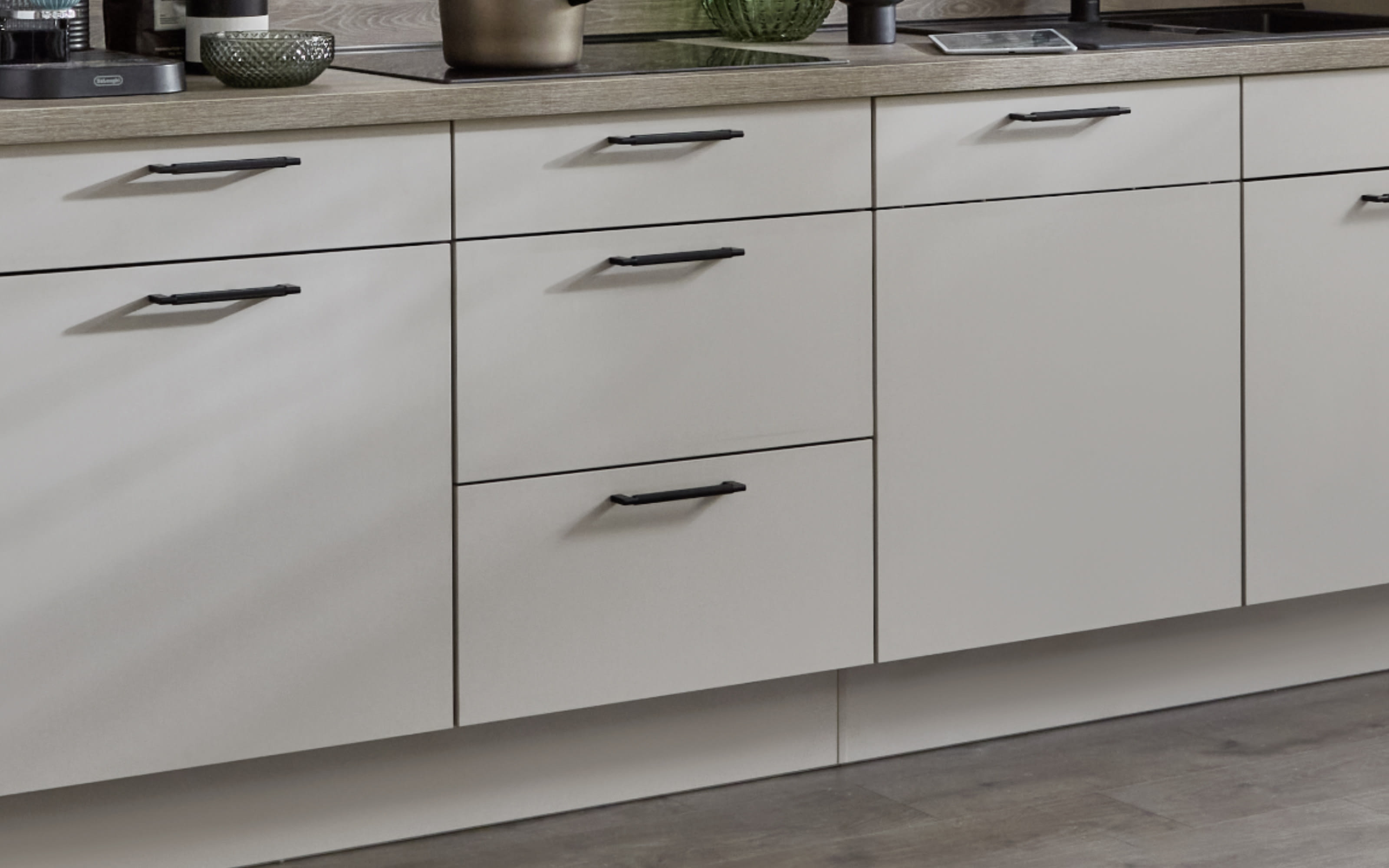 Einbauküche Lenzen/Rosian, Eiche Bergamo Nachbildung/seidengrau, inkl. AEG Elektrogeräte