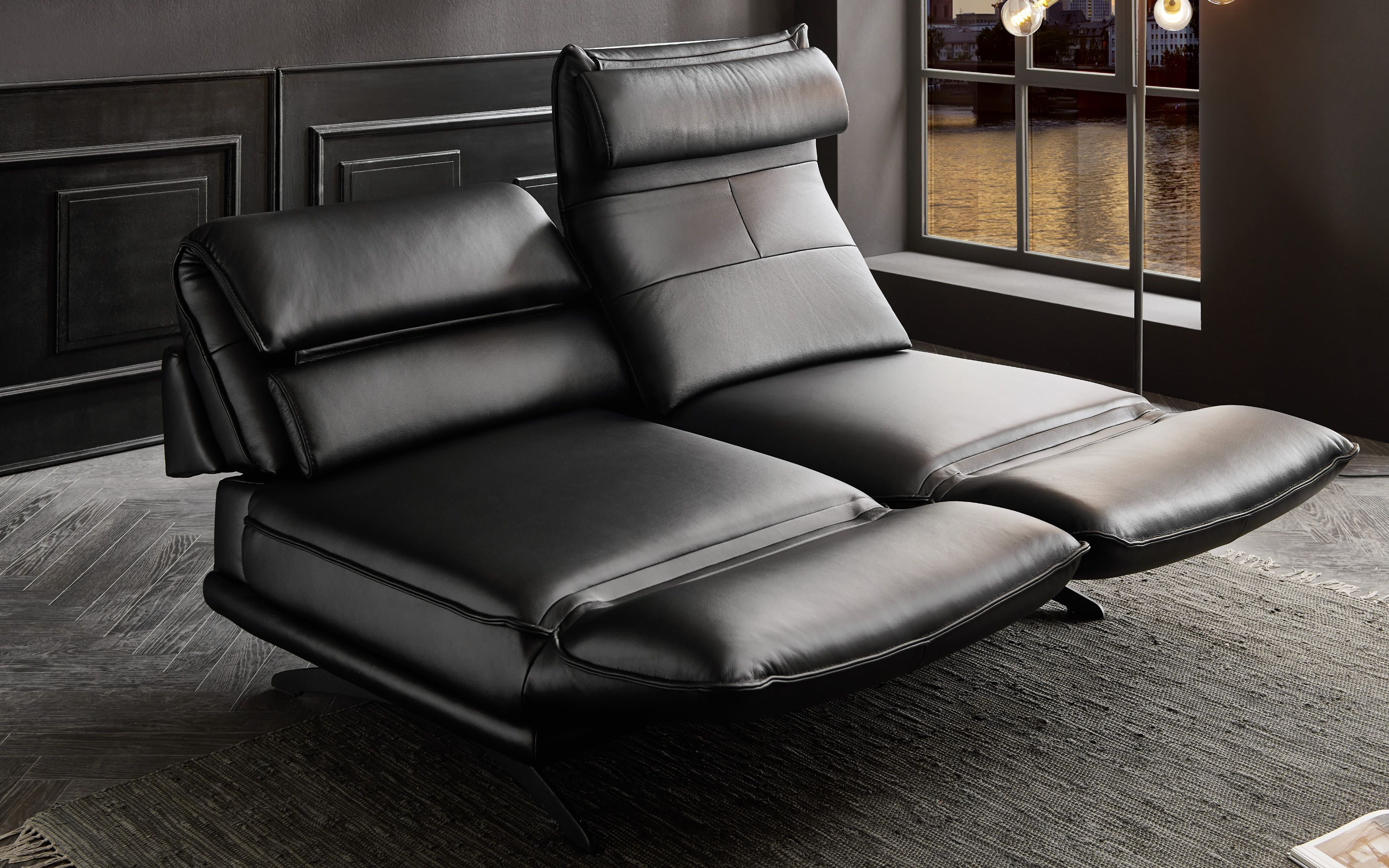 Leder 2,5-Sitzer HU-HP21001, schwarz, inkl. Funktionen