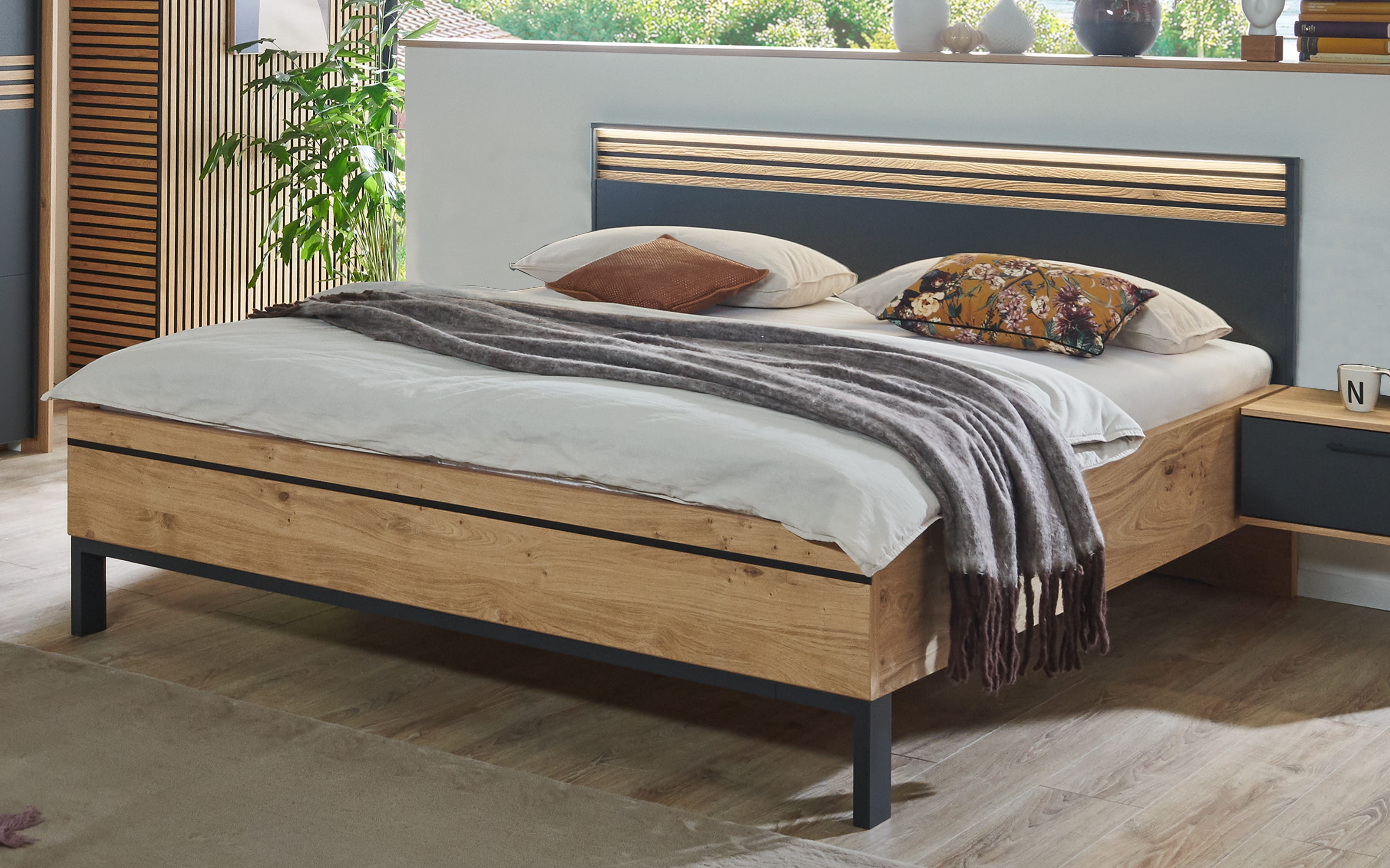 Schlafzimmer Cabrillo, basalt/Balkeneiche furniert, 180 x 200 cm, Schrank 270 x 230 cm