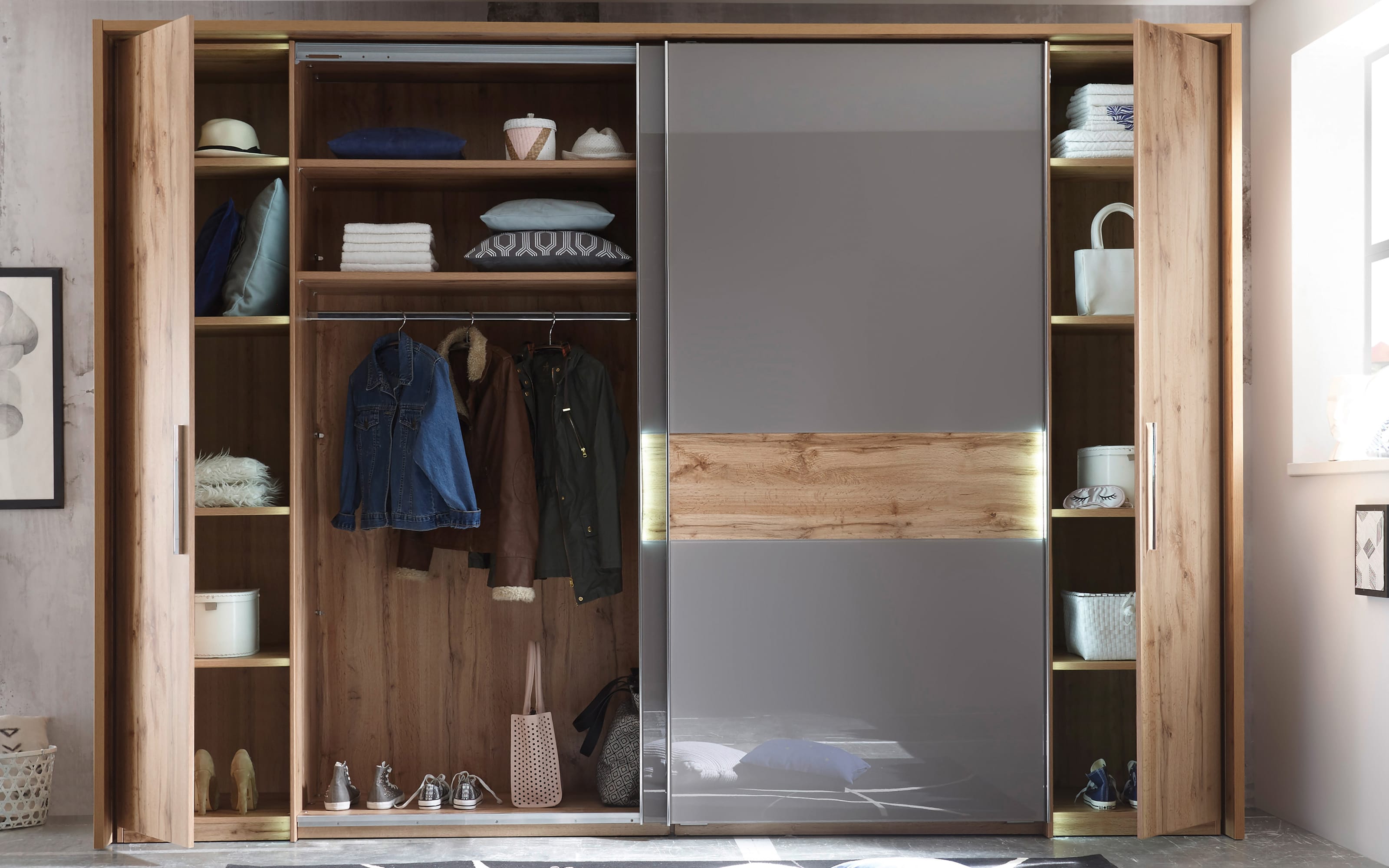 Kleiderschrank Milano in Wildeiche Nachbildung/basaltgrau, inklusive Beleuchtung, Breite ca. 312 cm
