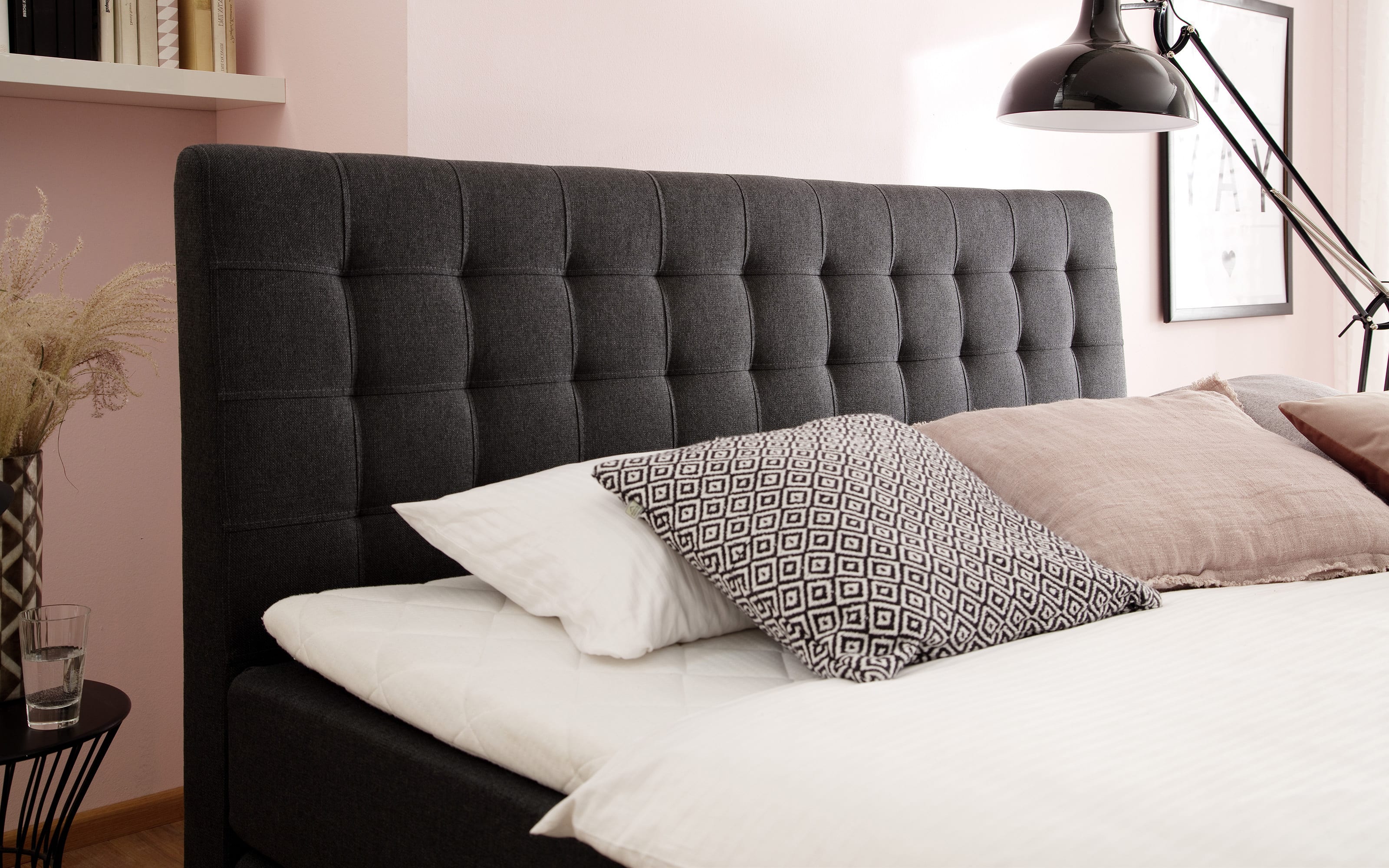 Boxspringbett Lenno in anthrazit mit verdecktem Bettkasten