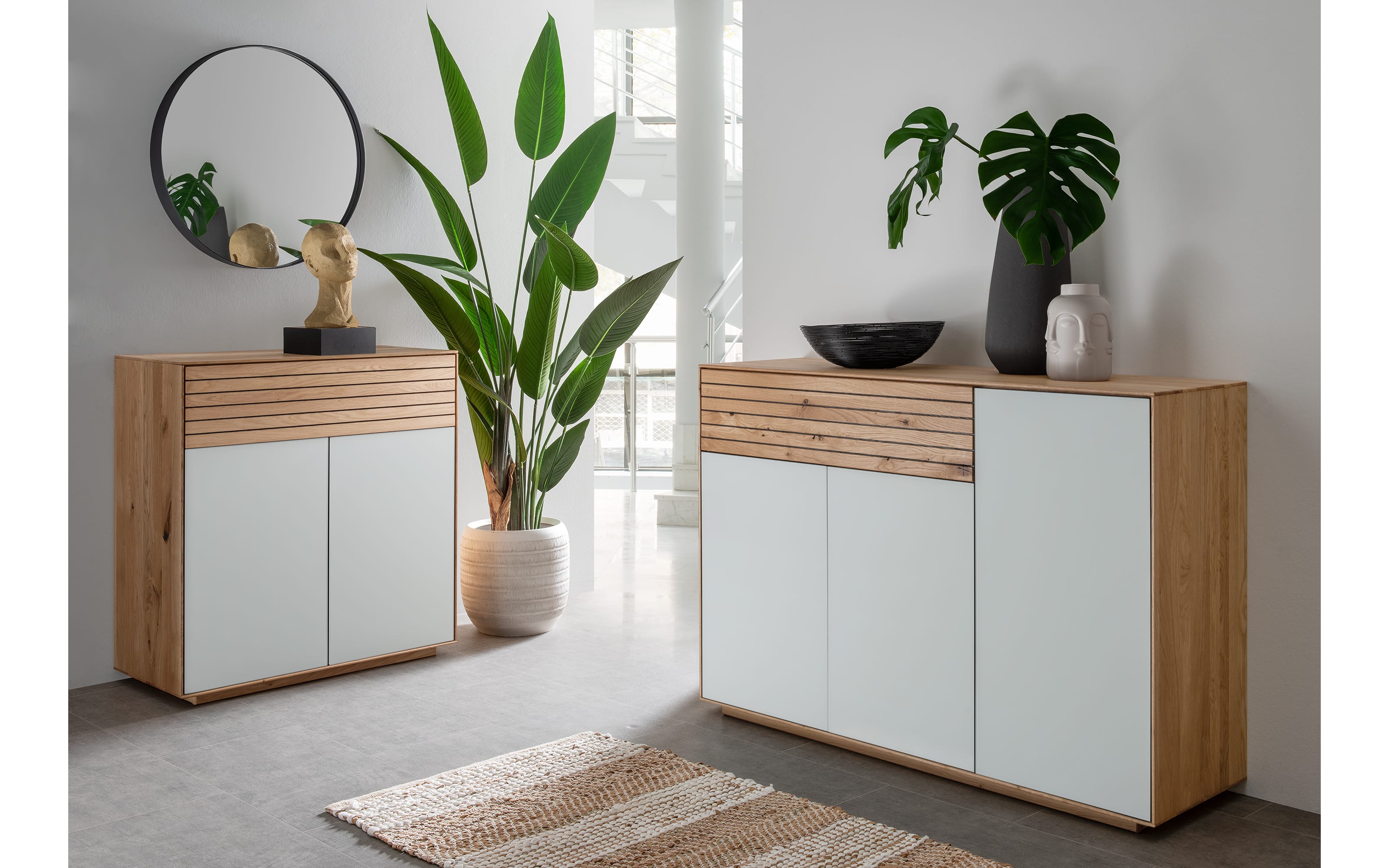 Sideboard Riva, Eiche massiv/weiß, inkl. Push-to-Open Funktion 
