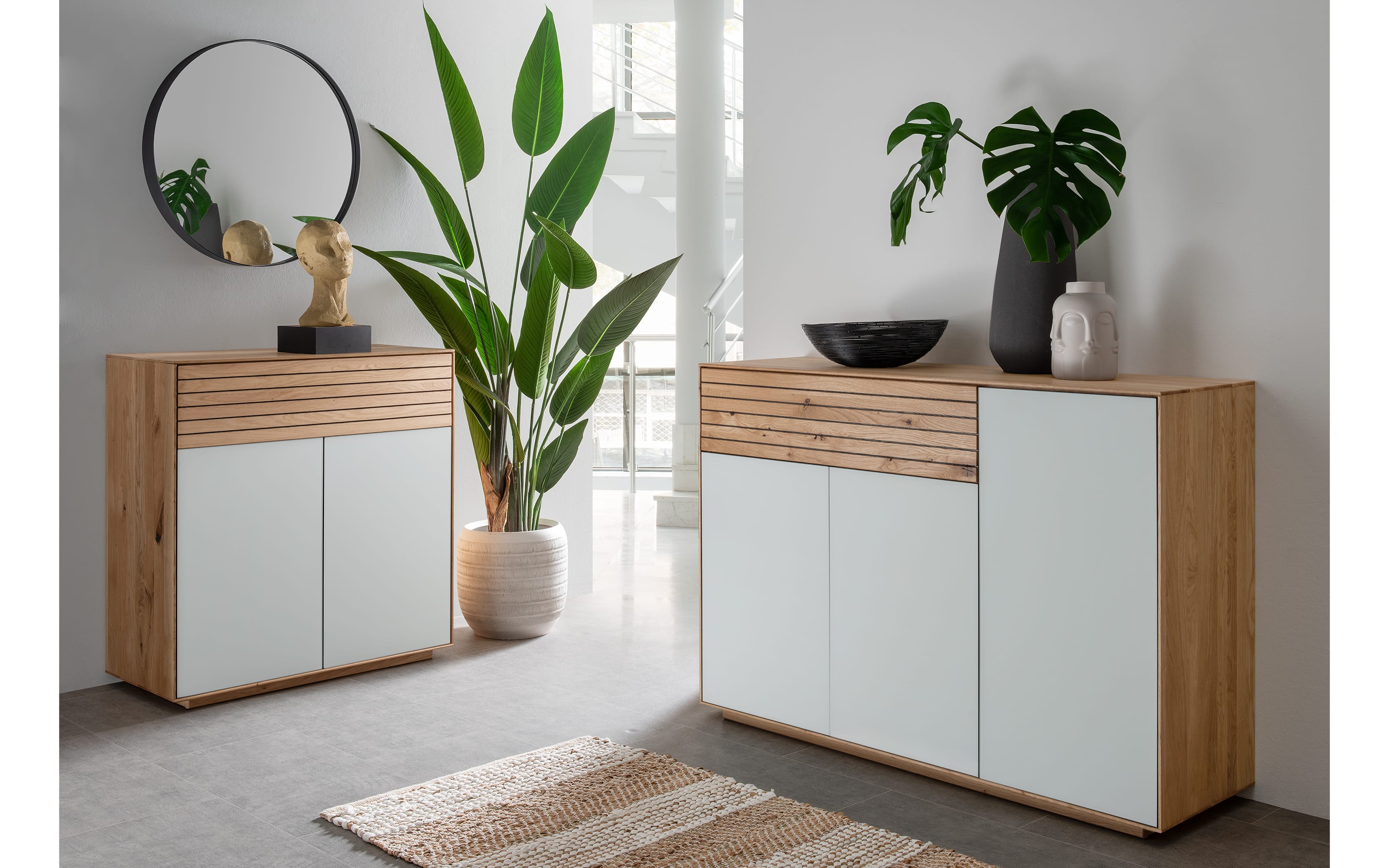 Kommode Riva, Eiche massiv/weiß, inkl. Push-to-Open Funktion 