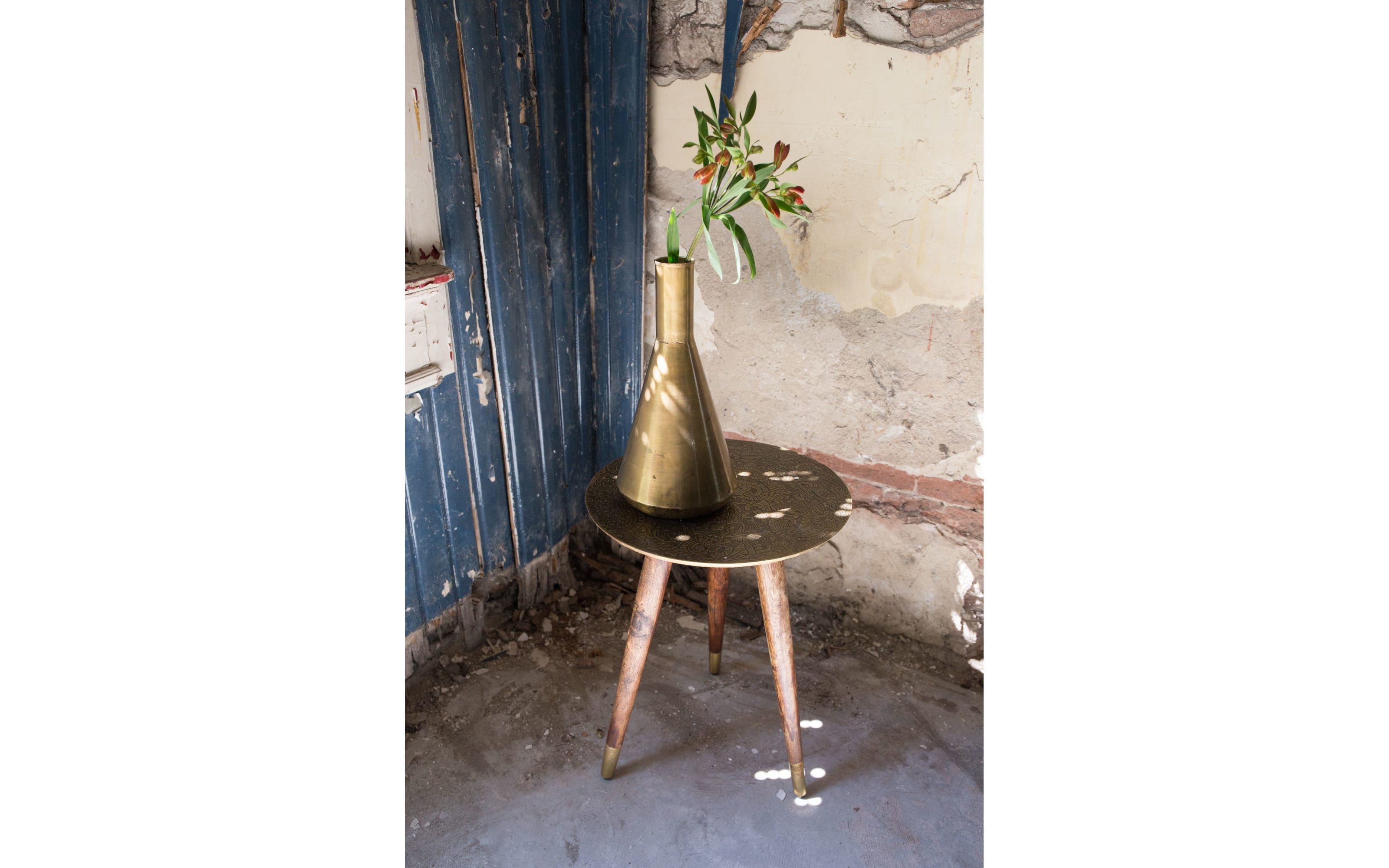 Vase Hari Slim aus vermessingtes Eisen in antik gold, 37 cm