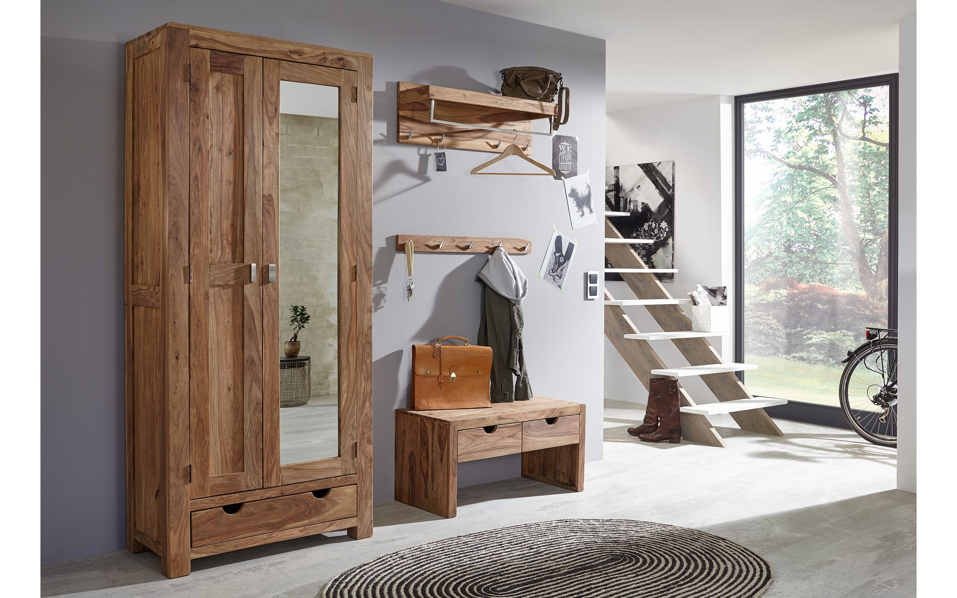 Dielenschrank Yoga, massives Shishamholz 