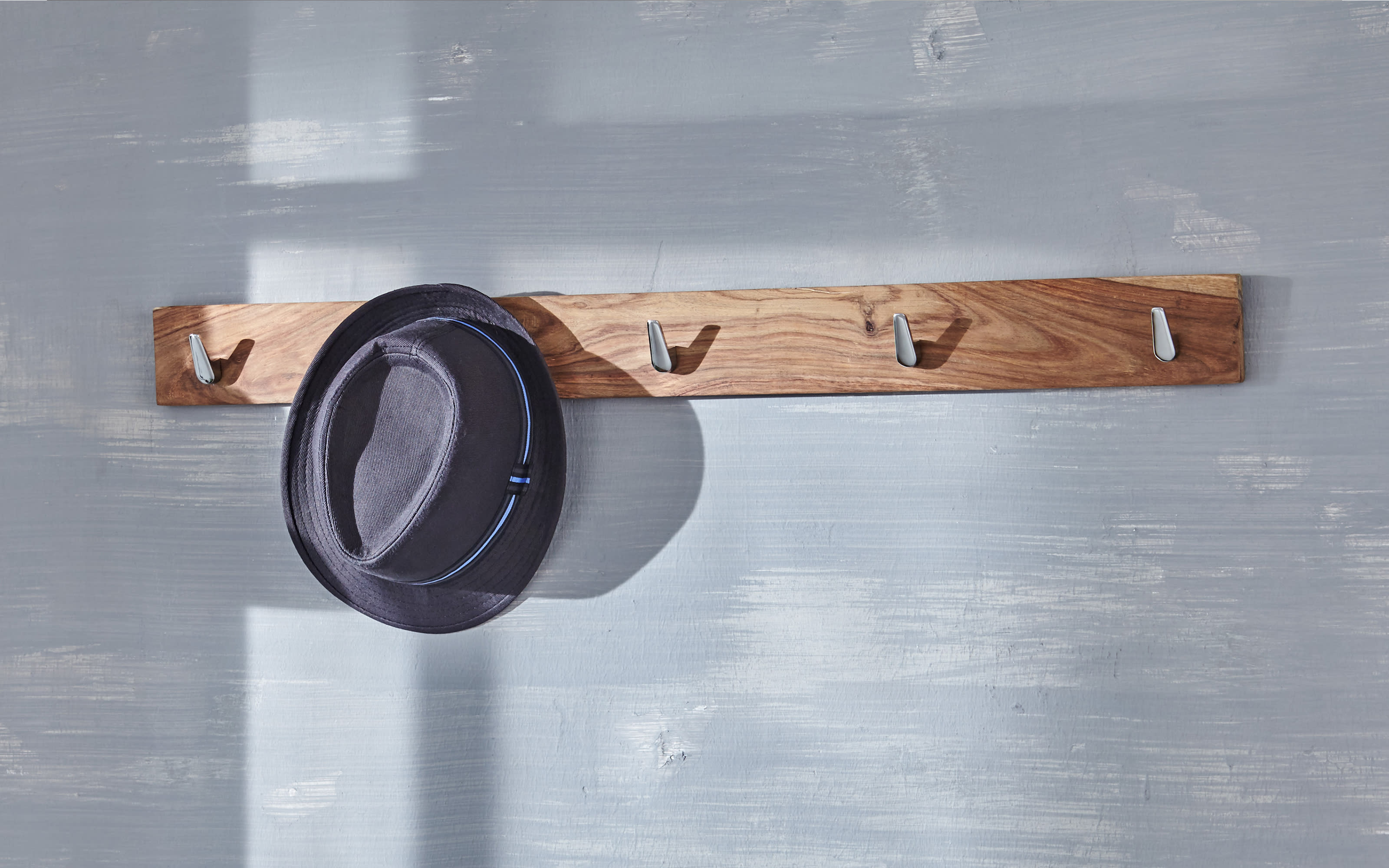 Garderobenleiste Yoga, massives Shishamholz 