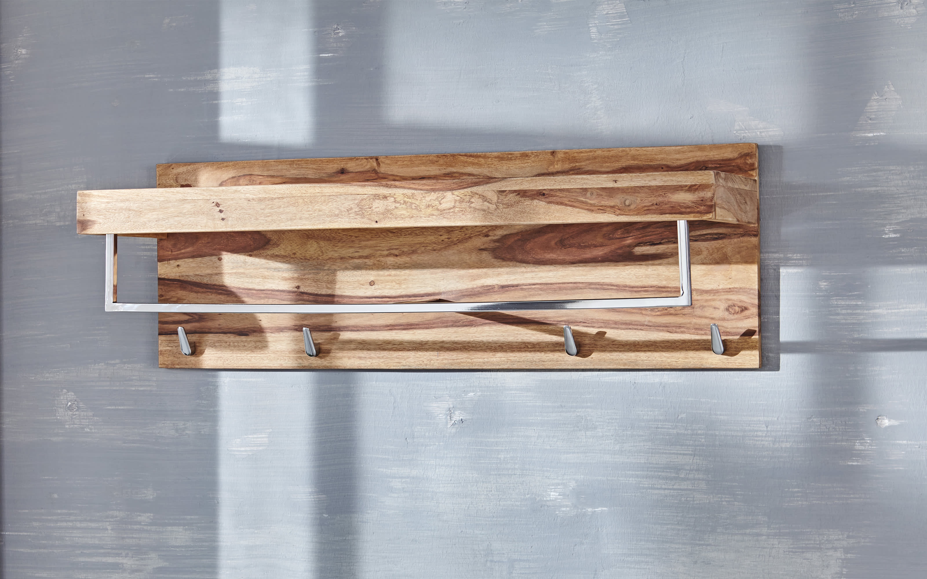 Garderobe Yoga, massives Shishamholz 