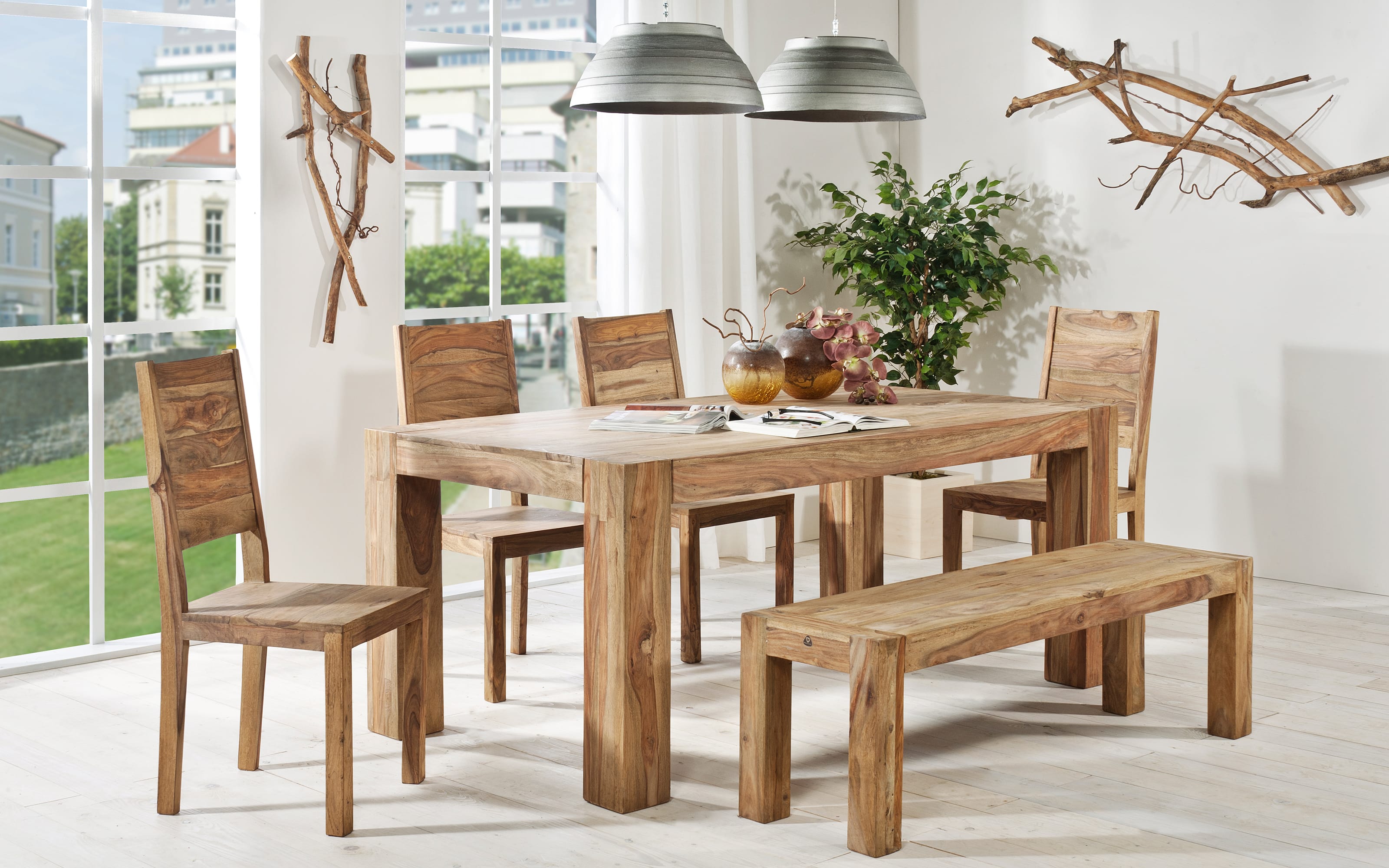 Stuhl Yoga, massives Shishamholz 