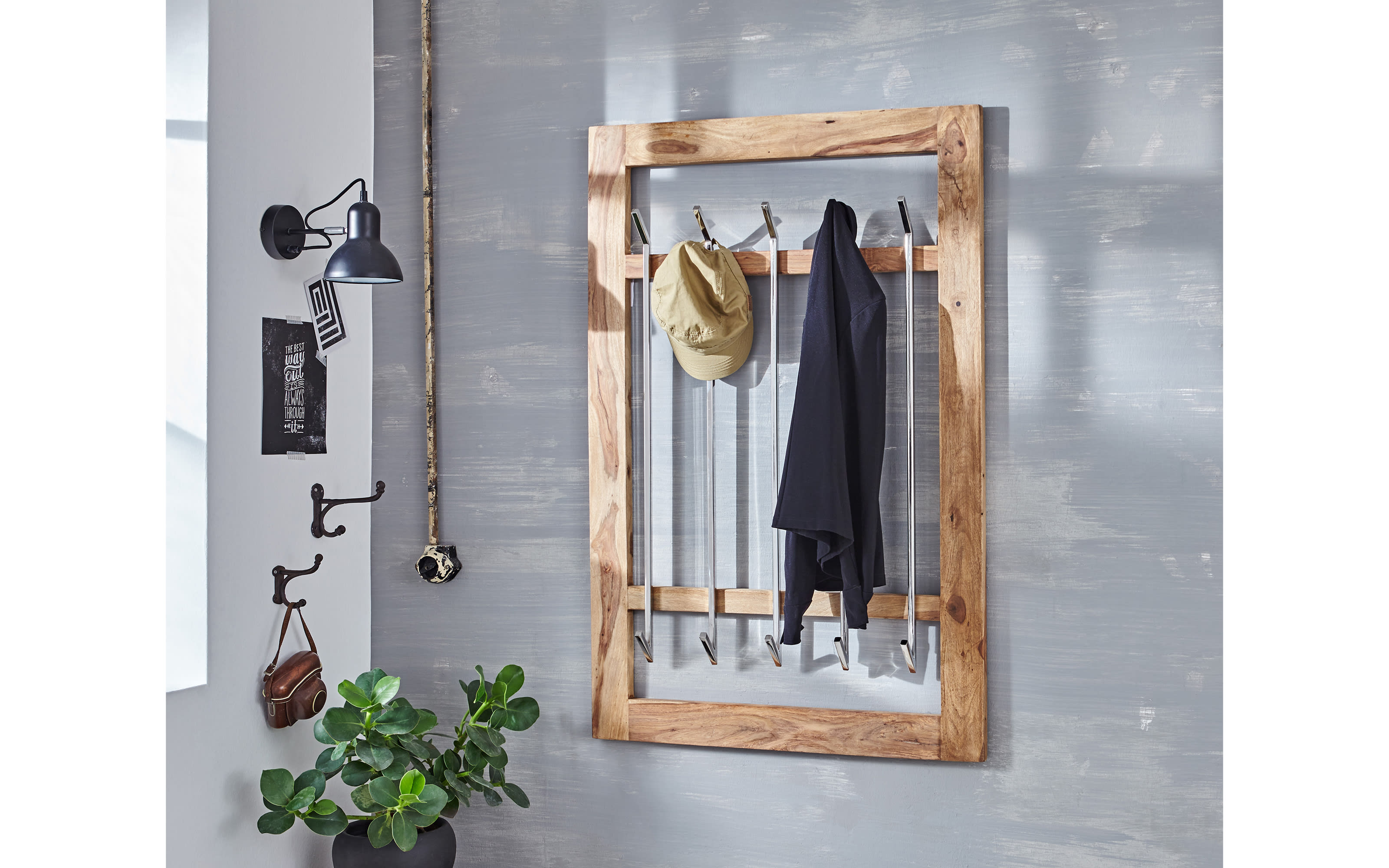 Wandgarderobe Yoga, massives Shishamholz 