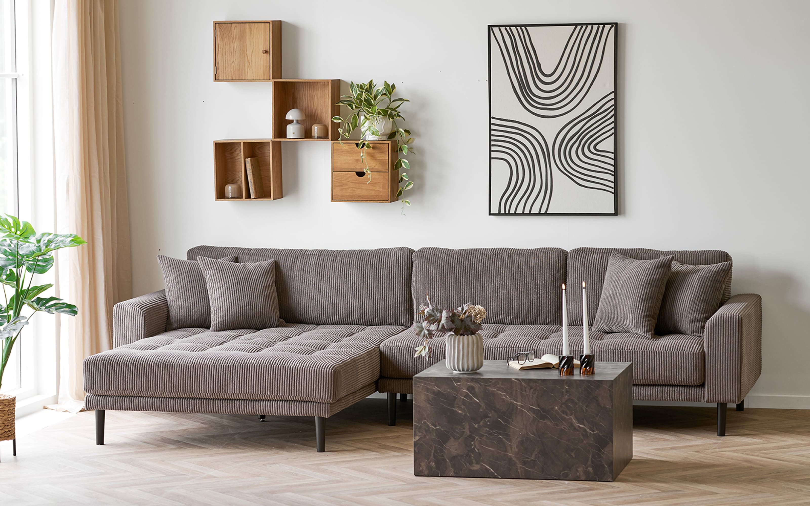 Wandregal Townsville, Eiche