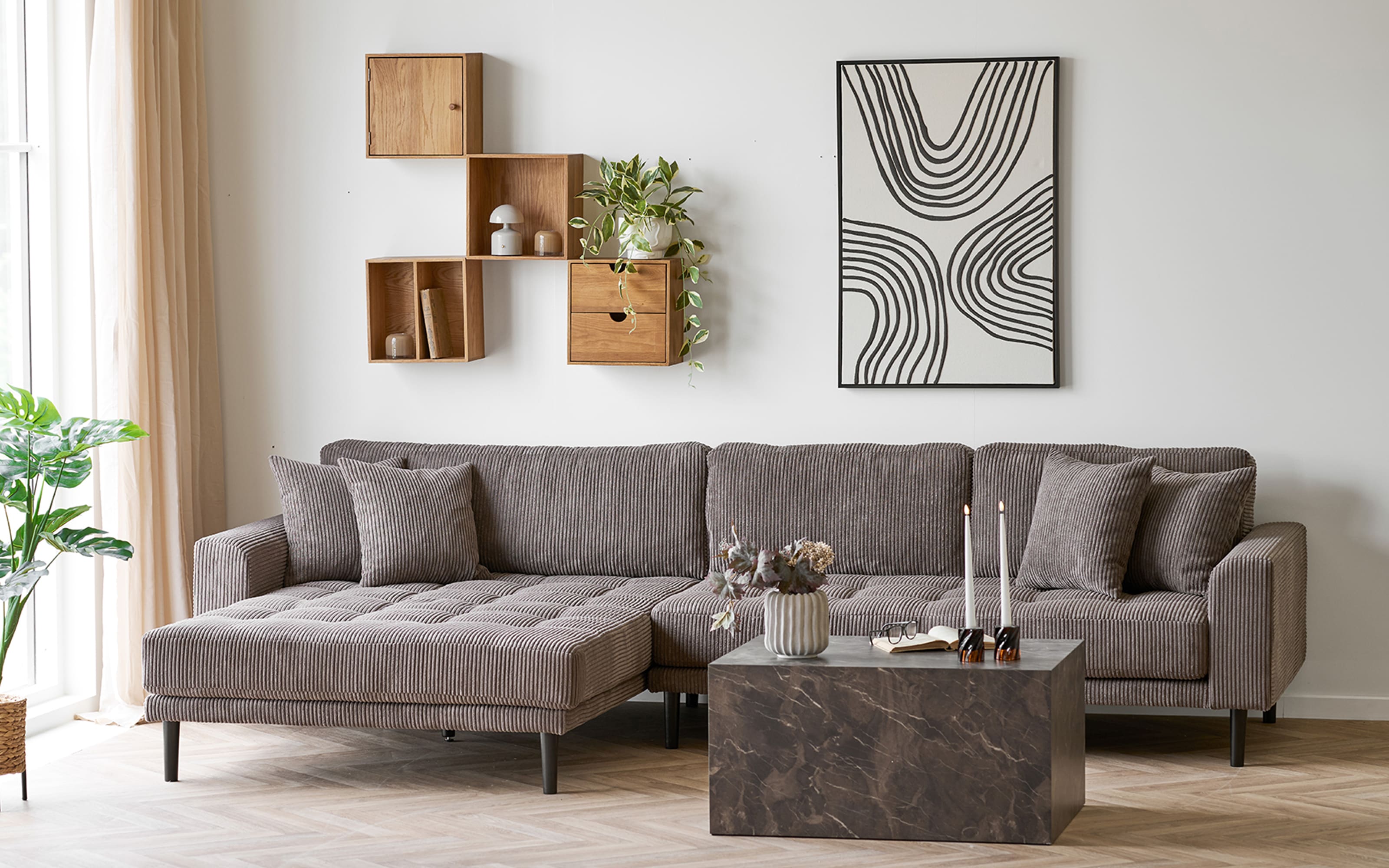 Wandregal Townsville, Eiche