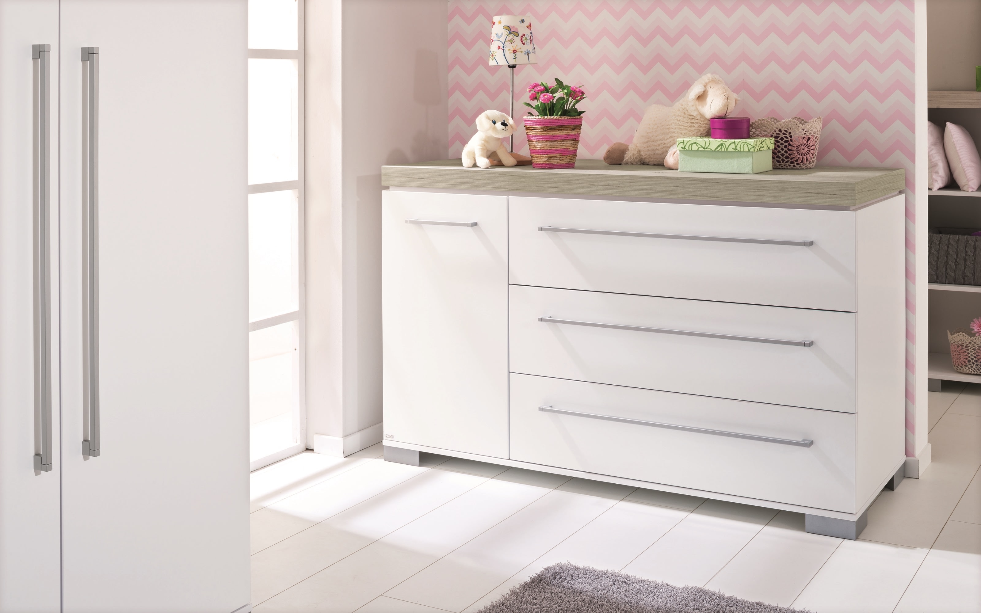 Babyzimmer Kira in kreideweiß/Eiche Nautik-Nachbildung