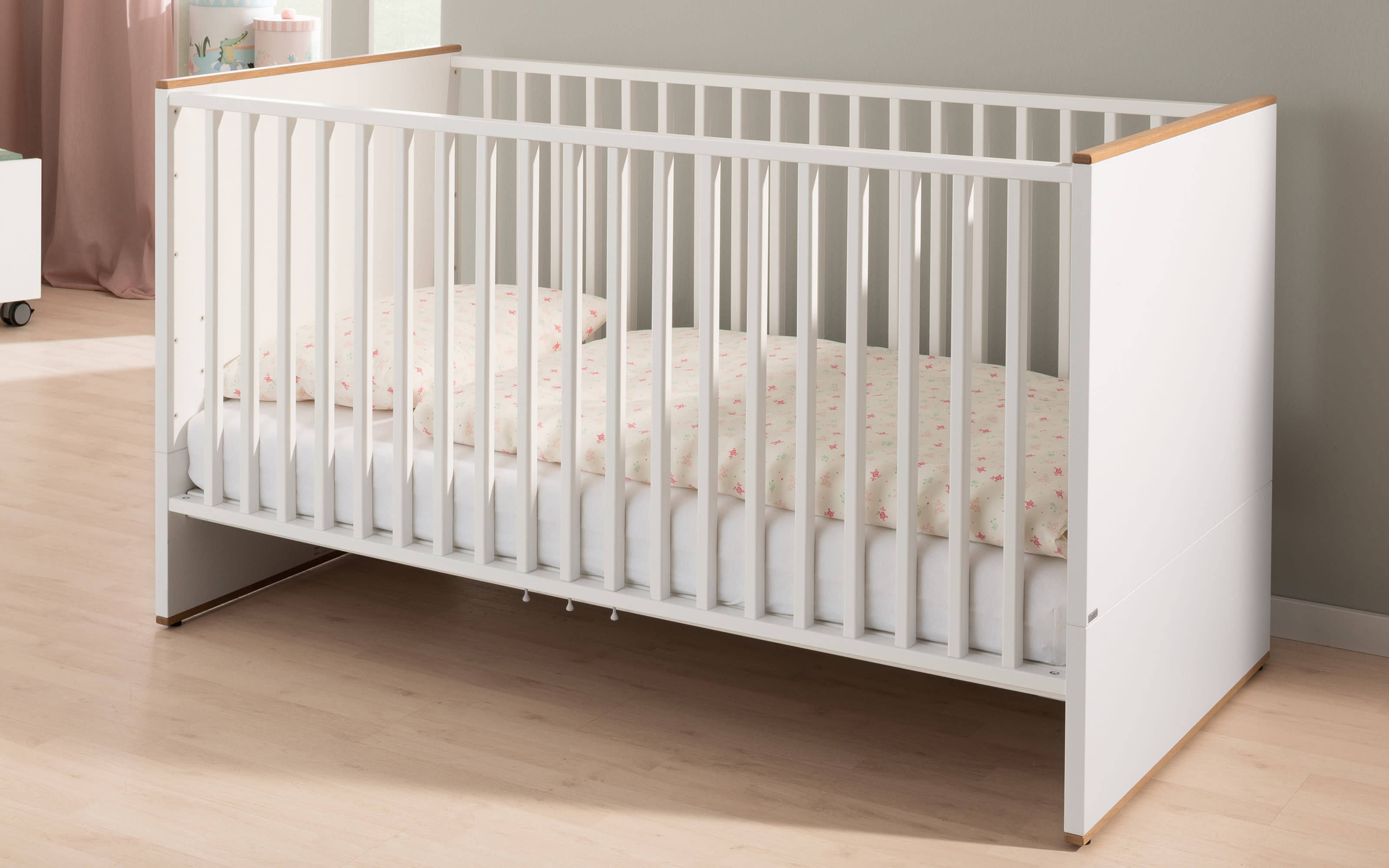 Babyzimmer Lieven, kreideweiß, mit 3-türigem Kleiderschrank