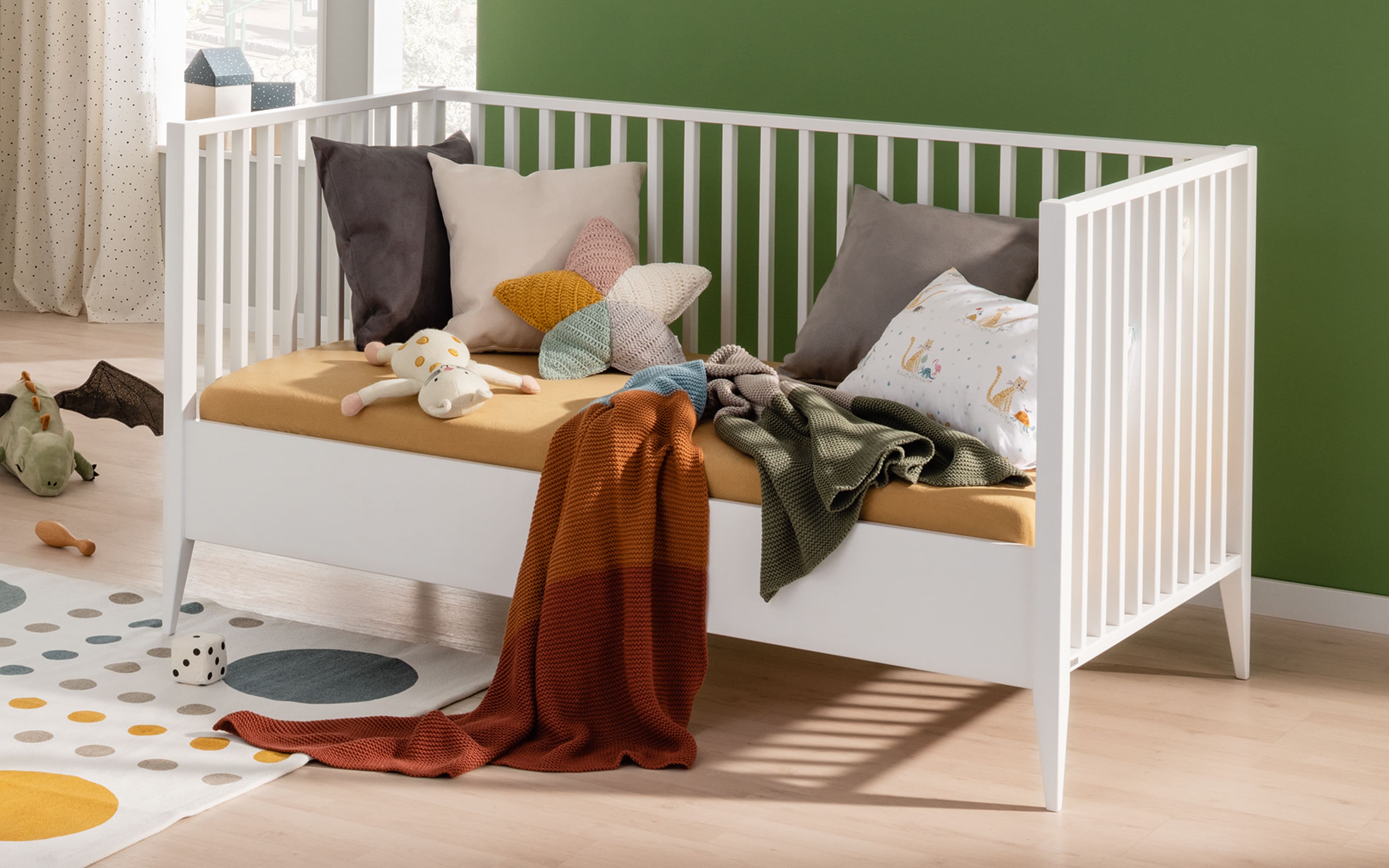 Babybett Felie, kreideweiß, Ausgezeichnet mit dem German Design Award 2023 in Gold