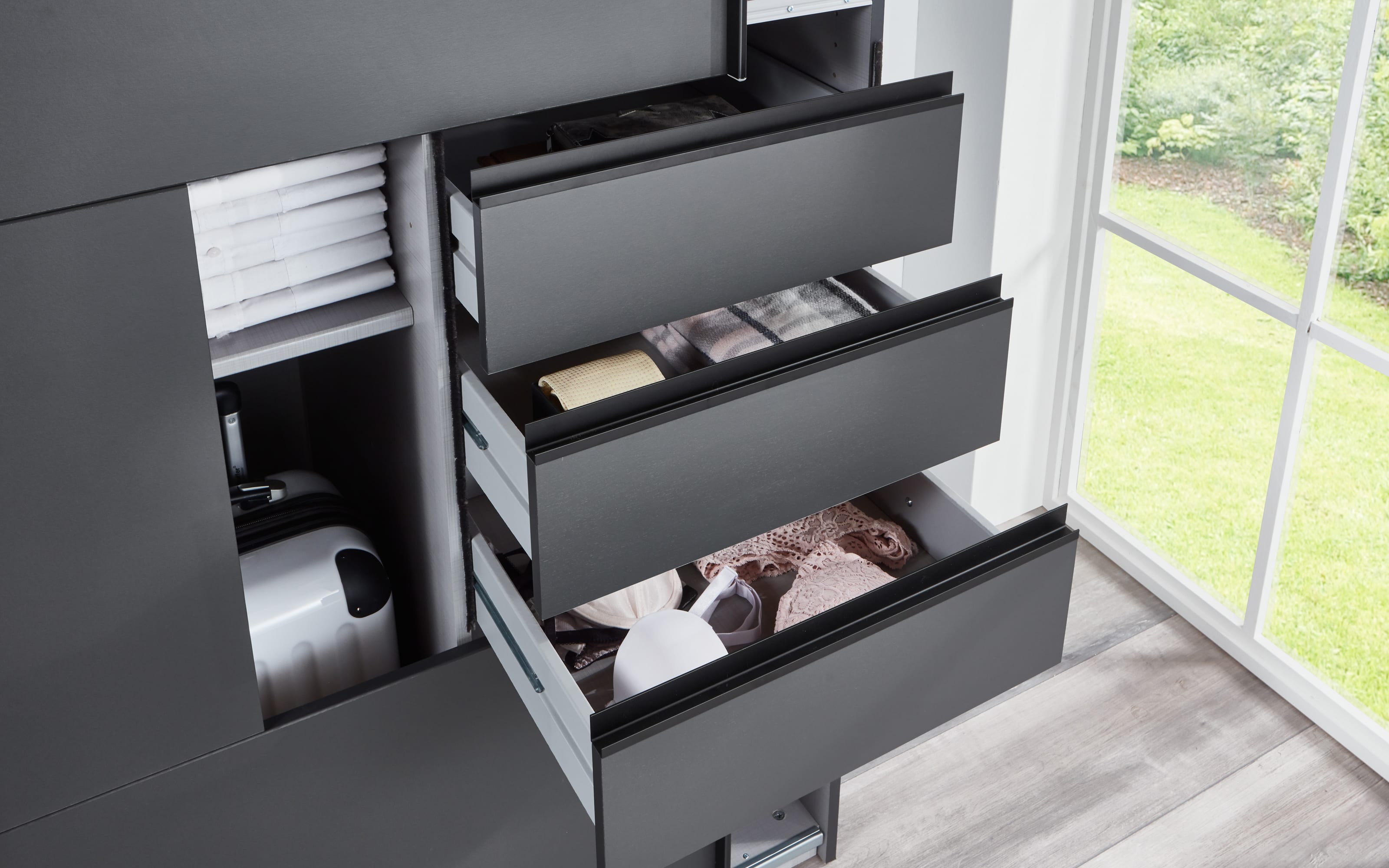 Schwebetürenschrank Saigon in graphit, inklusive Passepartoutrahmen, Breite ca. 273 cm