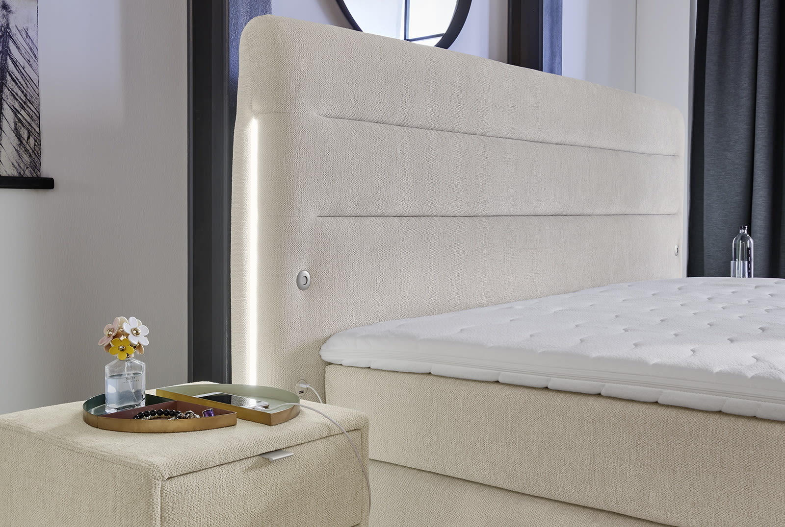 Boxspringbett Livia Mix, beige, 180 x 200 cm,H3/H4, inkl. 2 USB-Ladeports