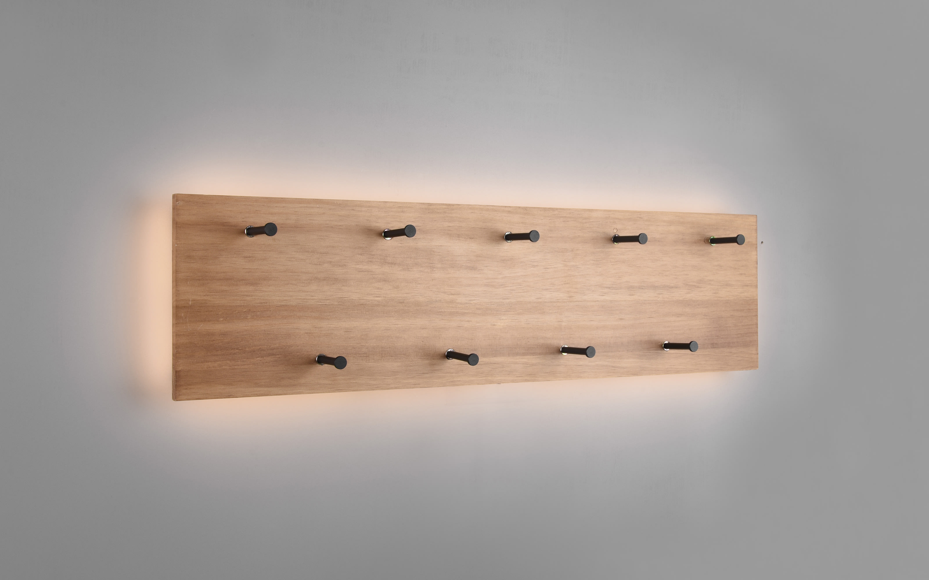 LED-Wandgarderobe Romy, Holz-Nachbildung