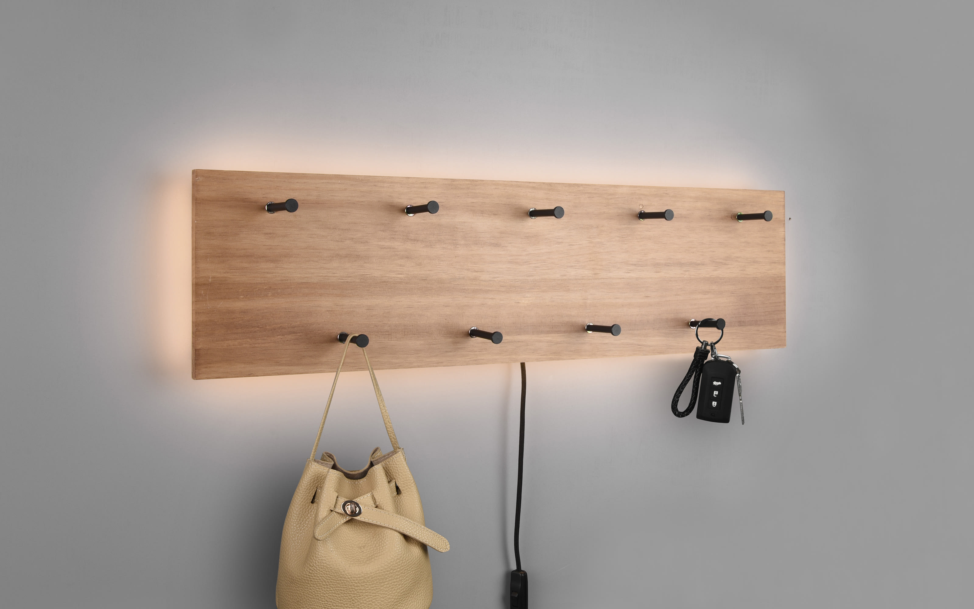 LED-Wandgarderobe Romy, Holz-Nachbildung