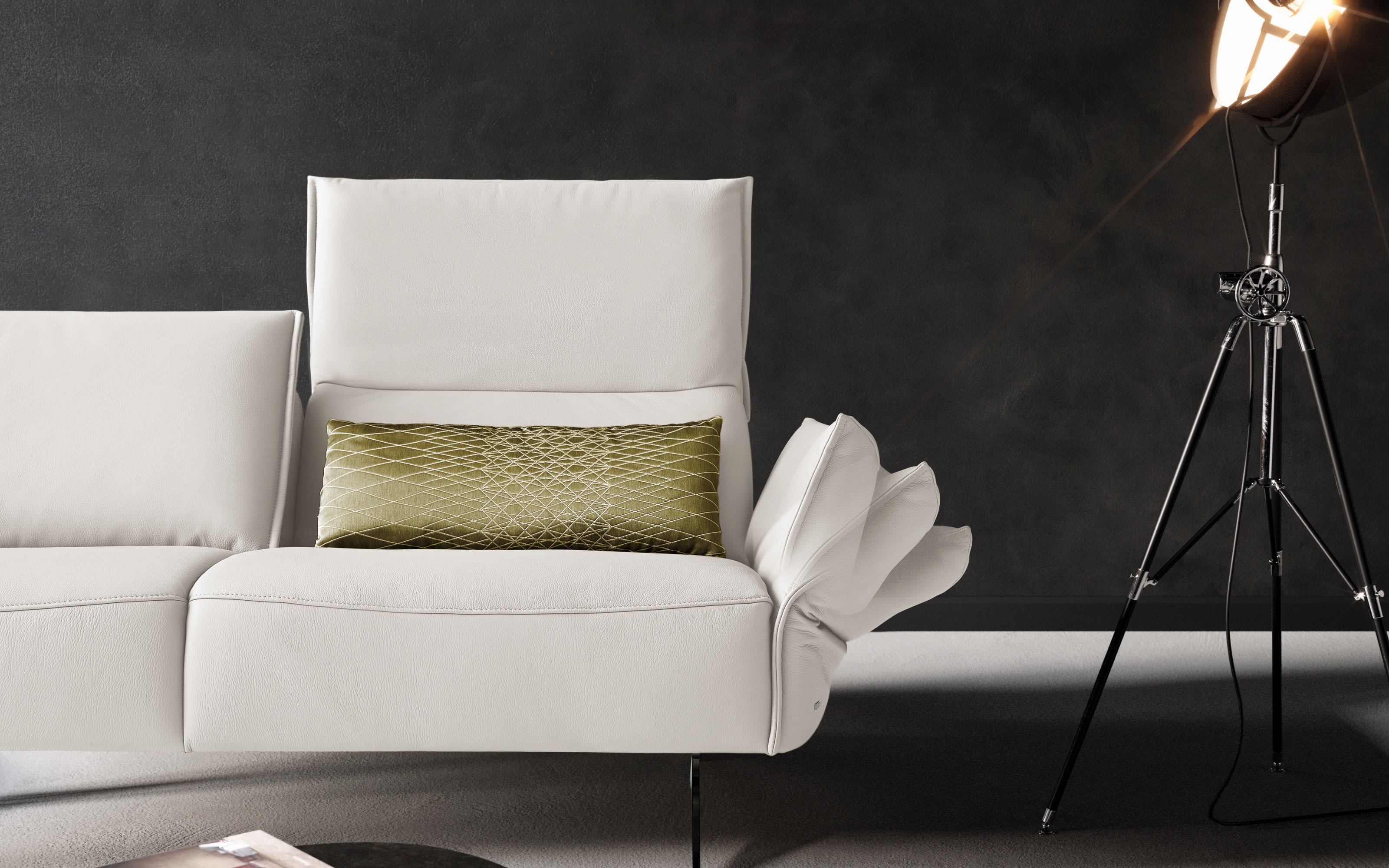 Leder Sofa 2,5-Sitzer, weiß, inkl. Funktionen