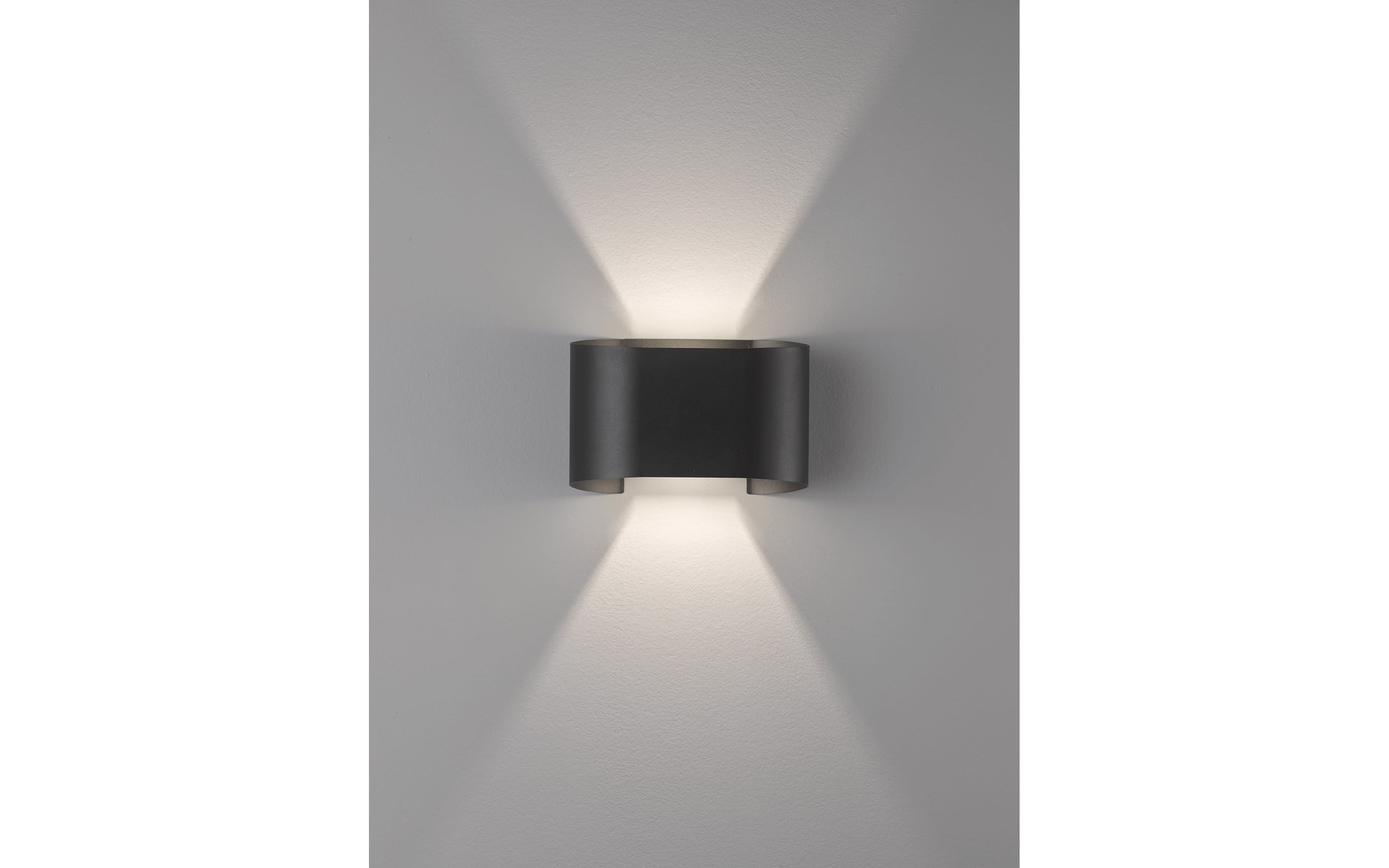 LED-Wandleuchte Wall IP44, schwarz matt, 18 x 12 cm