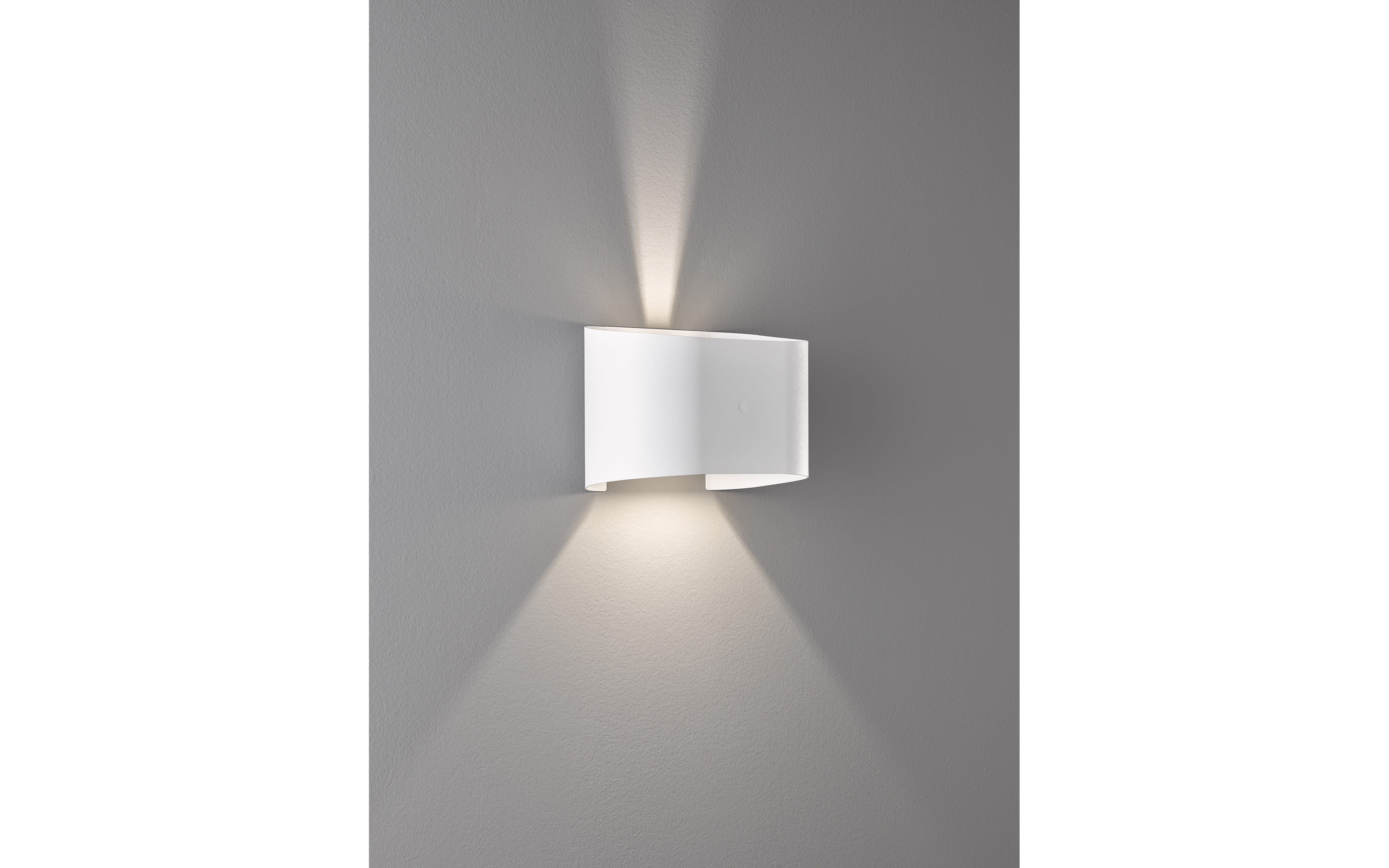 LED-Wandleuchte Wall IP44, weiß matt, 18 cm