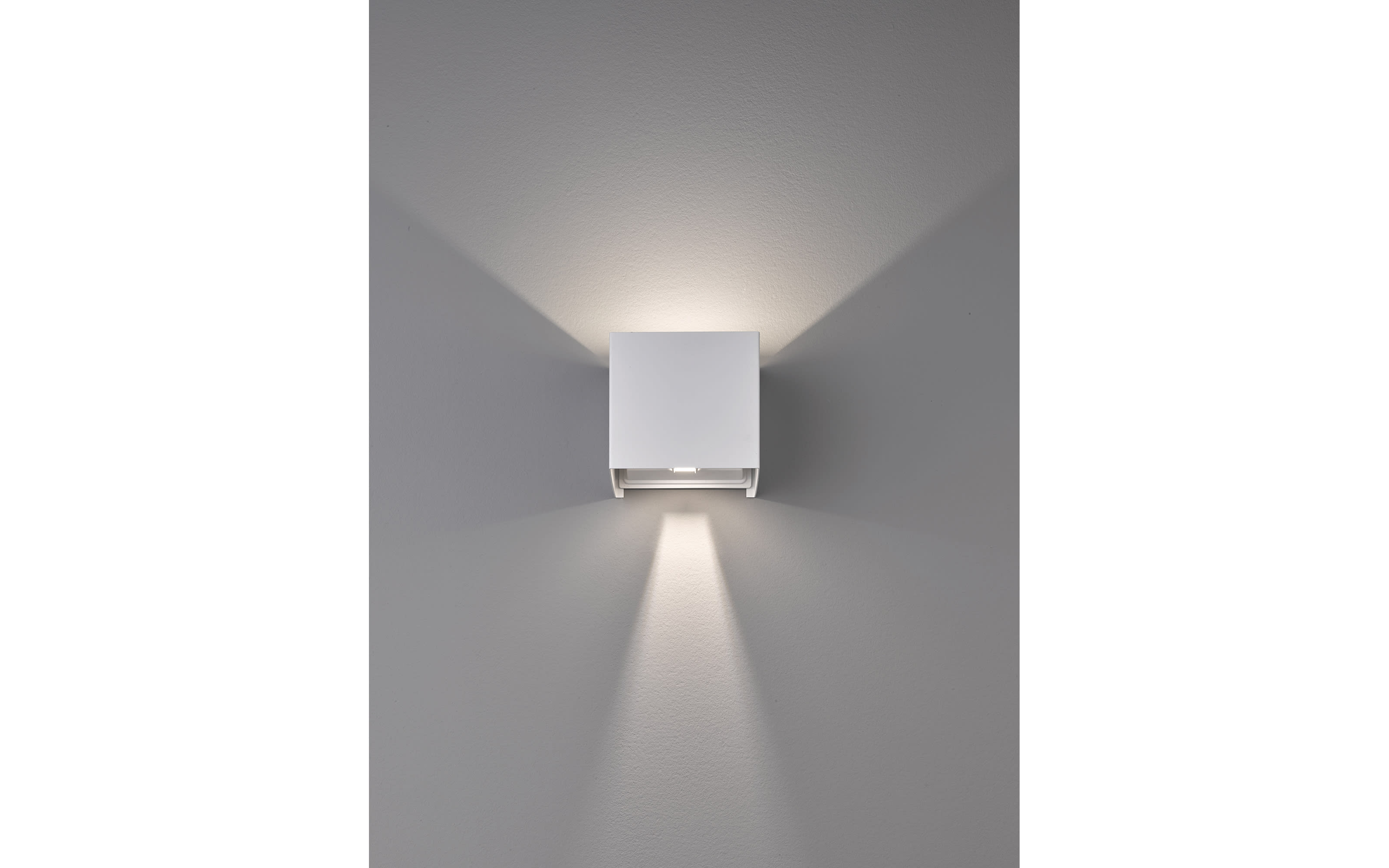 LED-Wandleuchte Wall IP44, weiß matt, 10 cm