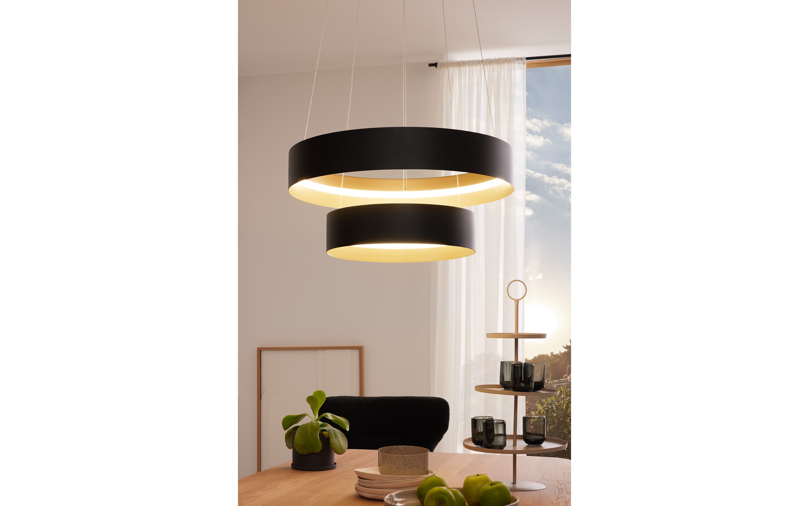 LED-Pendelleuchte Loop, schwarz/gold, inkl. Fernbedienung 