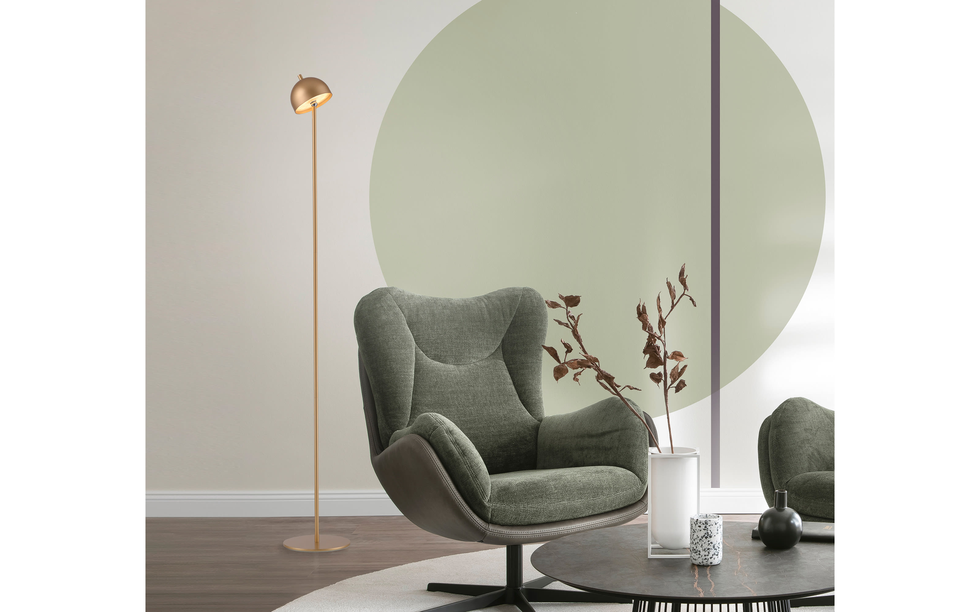 AKKU-Stehleuchte Bellis, goldfarbig