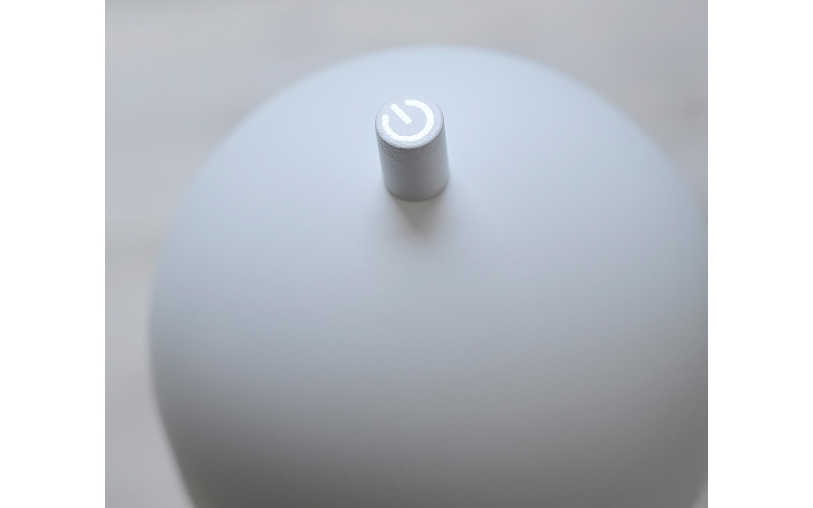 AKKU-Stehleuchte Bellis, weiß