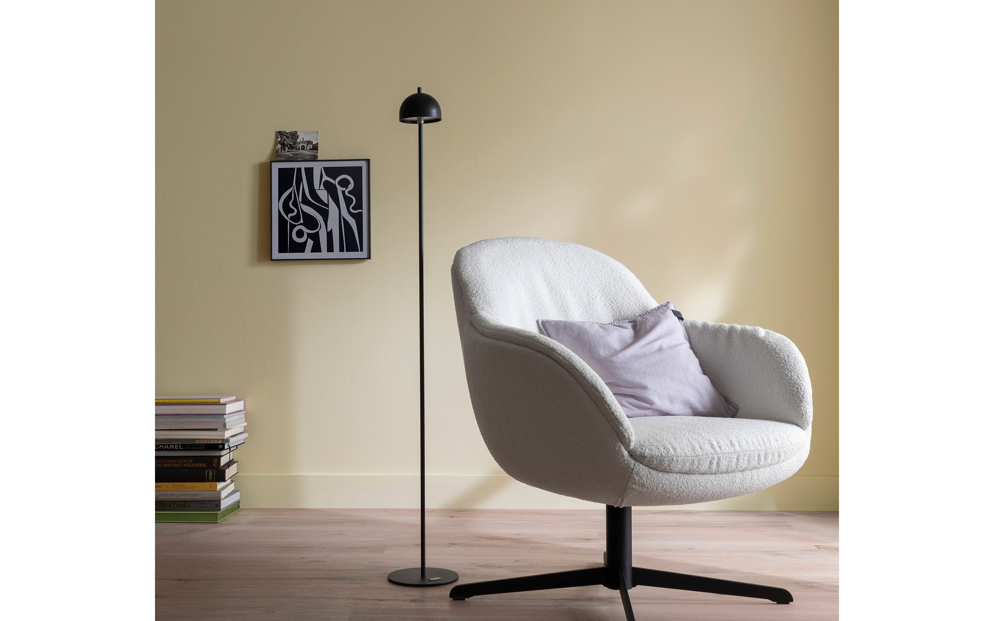 AKKU-Stehleuchte Bellis, schwarz