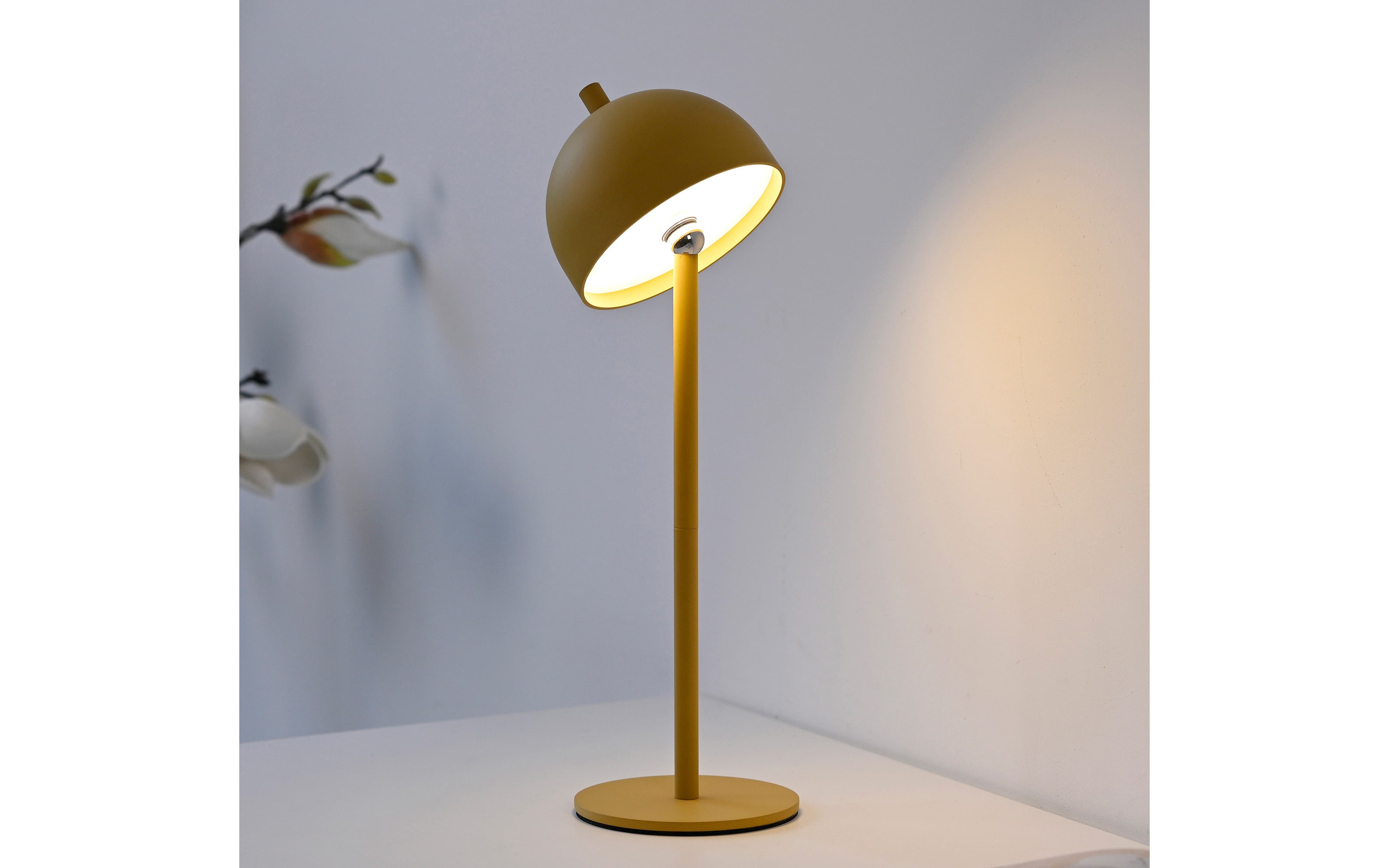 AKKU-Tischleuchte Bellis, gelb