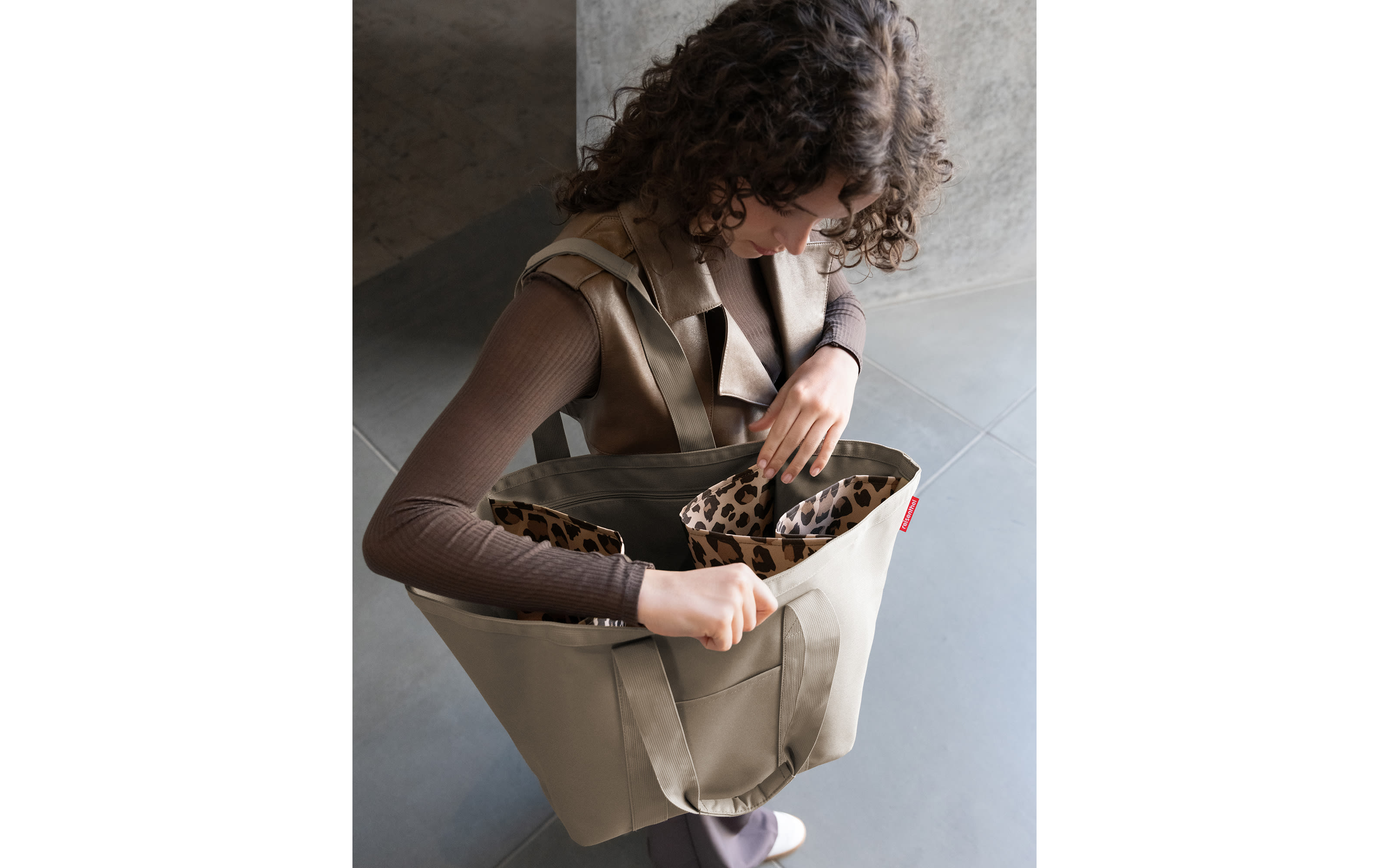 marketshopper, taupe, 51 x 31 cm