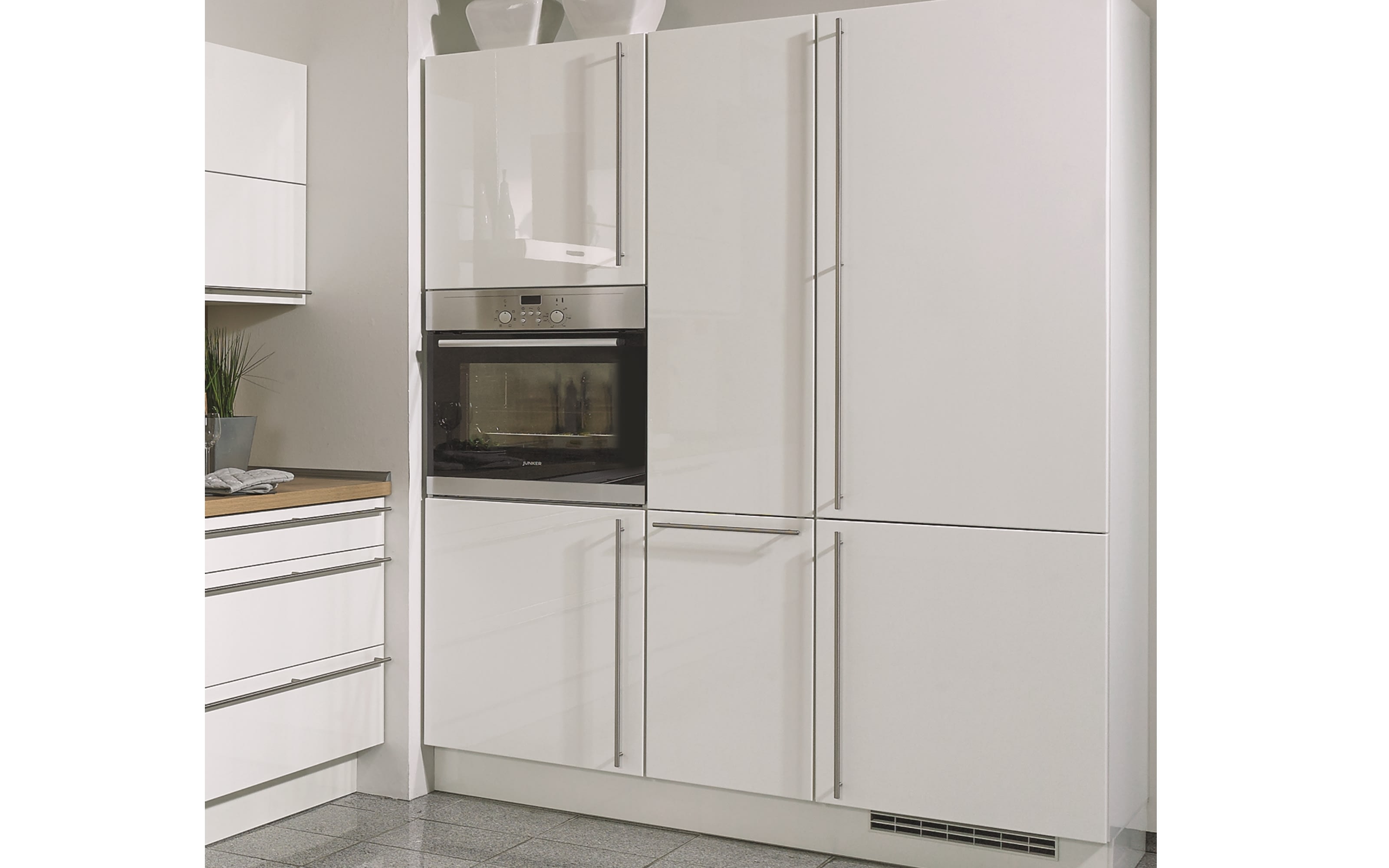 Einbauküche Lux, weiß Lack hochglanz, inklusive Siemens Elektrogeräte