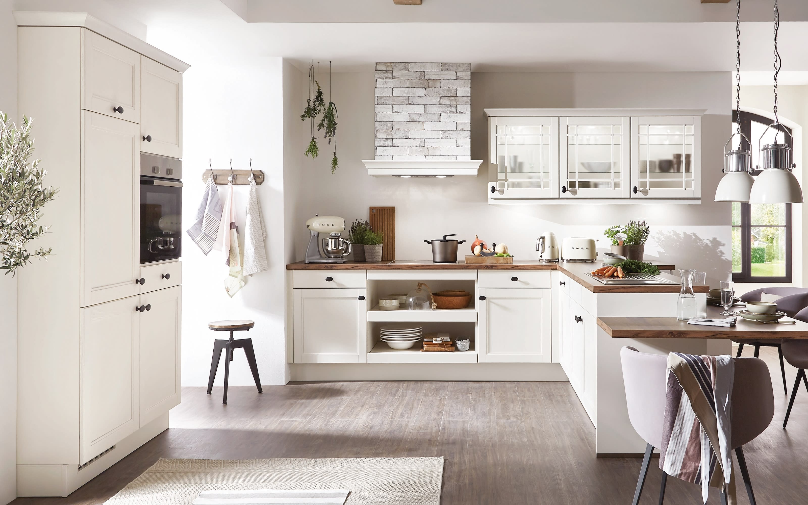 Einbauküche York in magnolia, inklusive Miele Elektrogeräte online bei