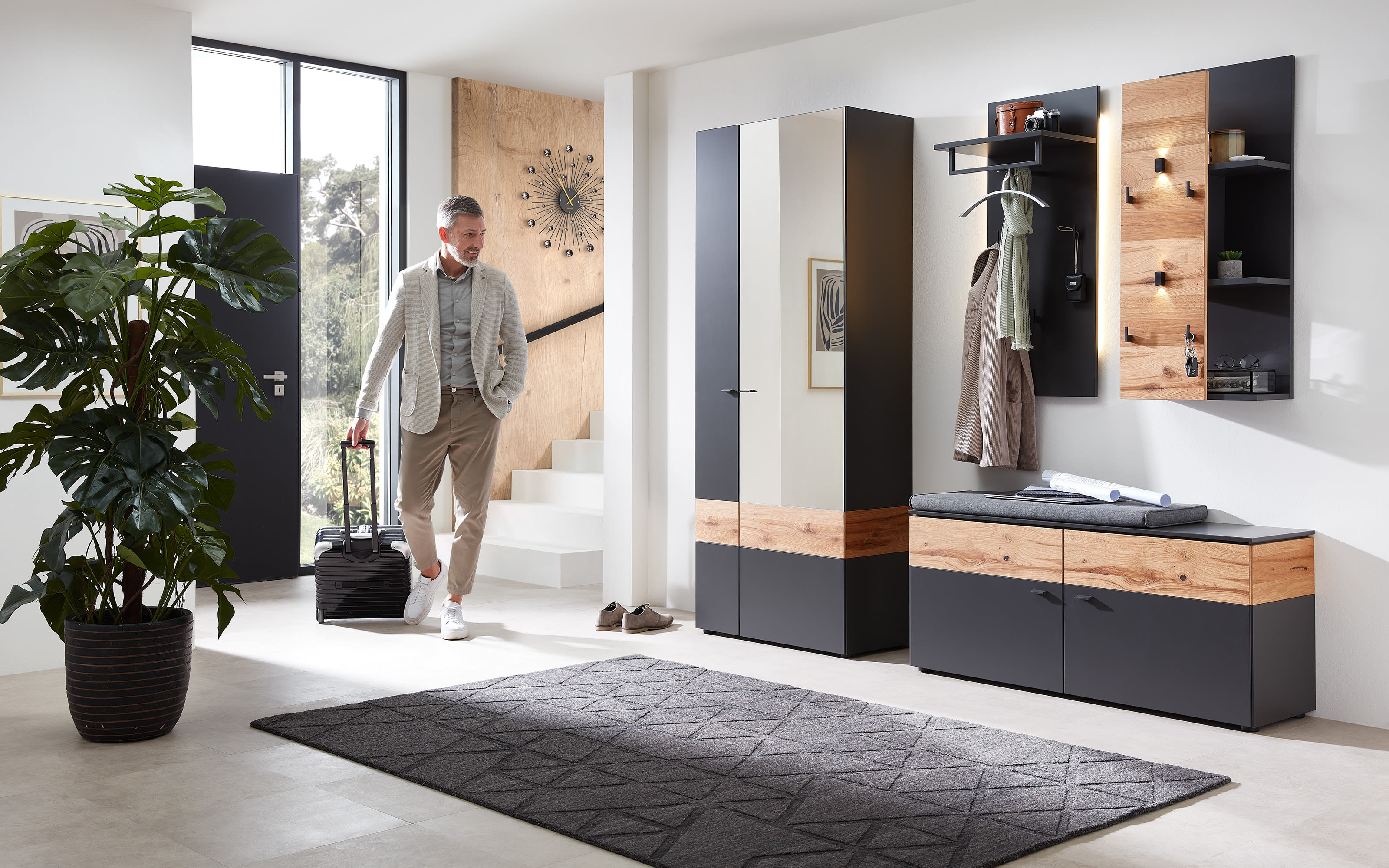 Garderobenbank Lazise in schieferfarbig schwarz, Eiche rustico furniert