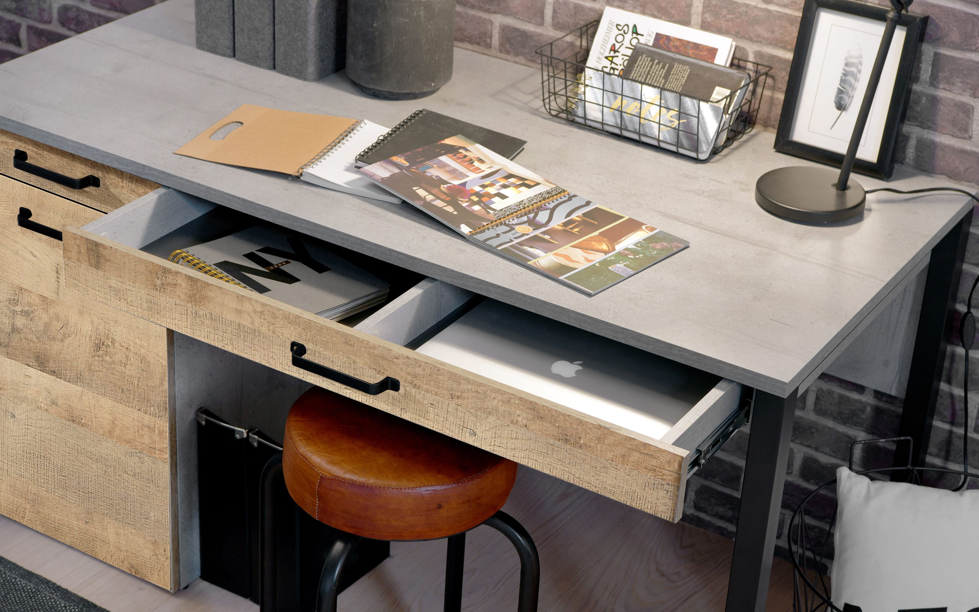 Schreibtisch Solano in Eiche rustikal/betonfarbig, Breite 140 cm