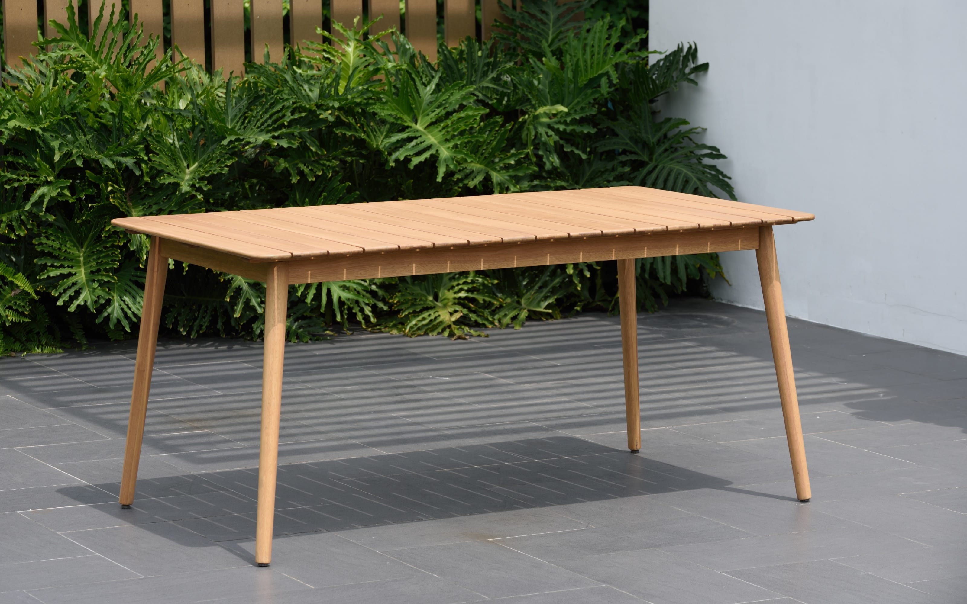 Gartentisch Nassau aus Eukalyptusholz online bei Hardeck kaufen