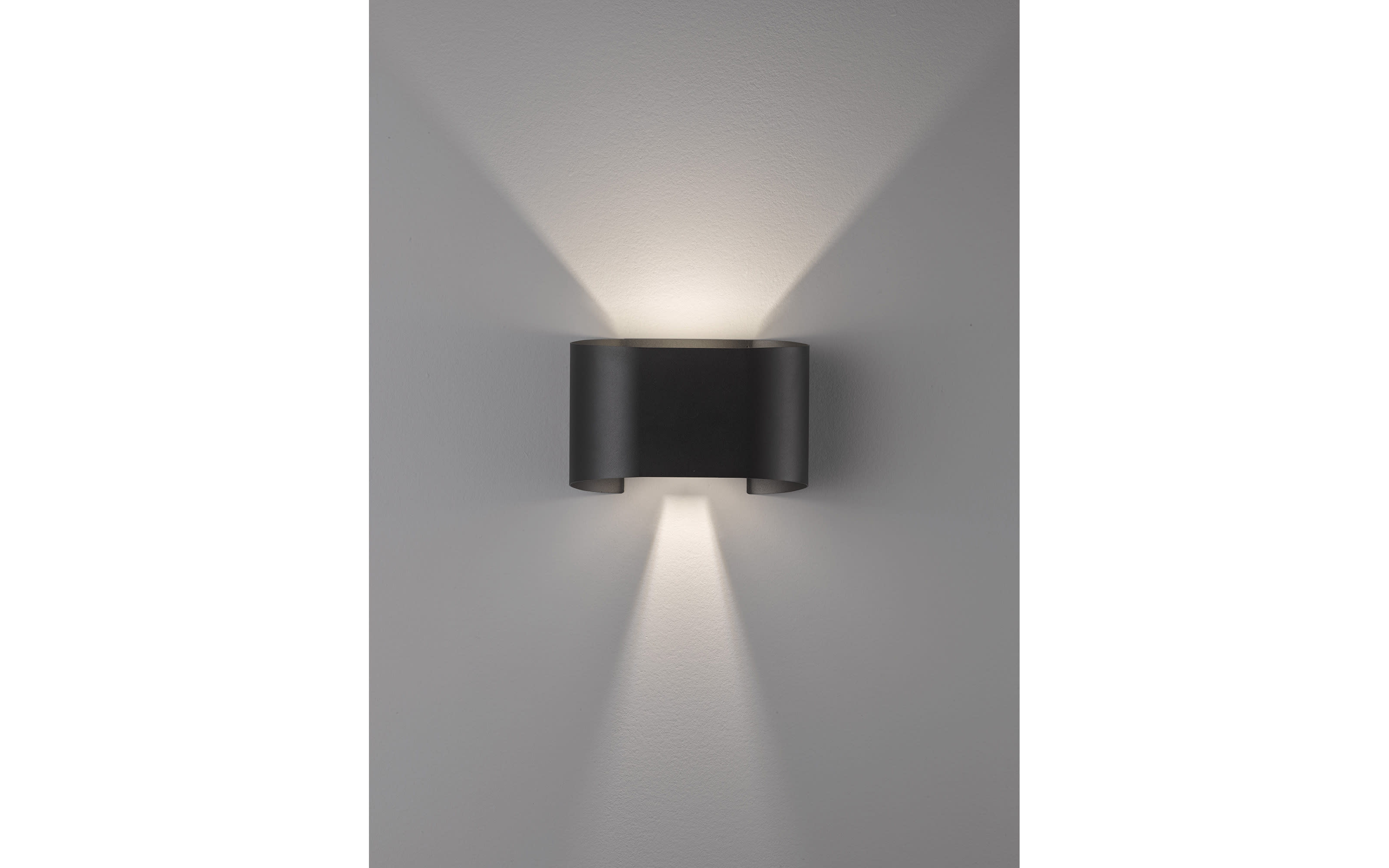 LED-Wandleuchte Wall IP44, schwarz matt, 18 x 12 cm
