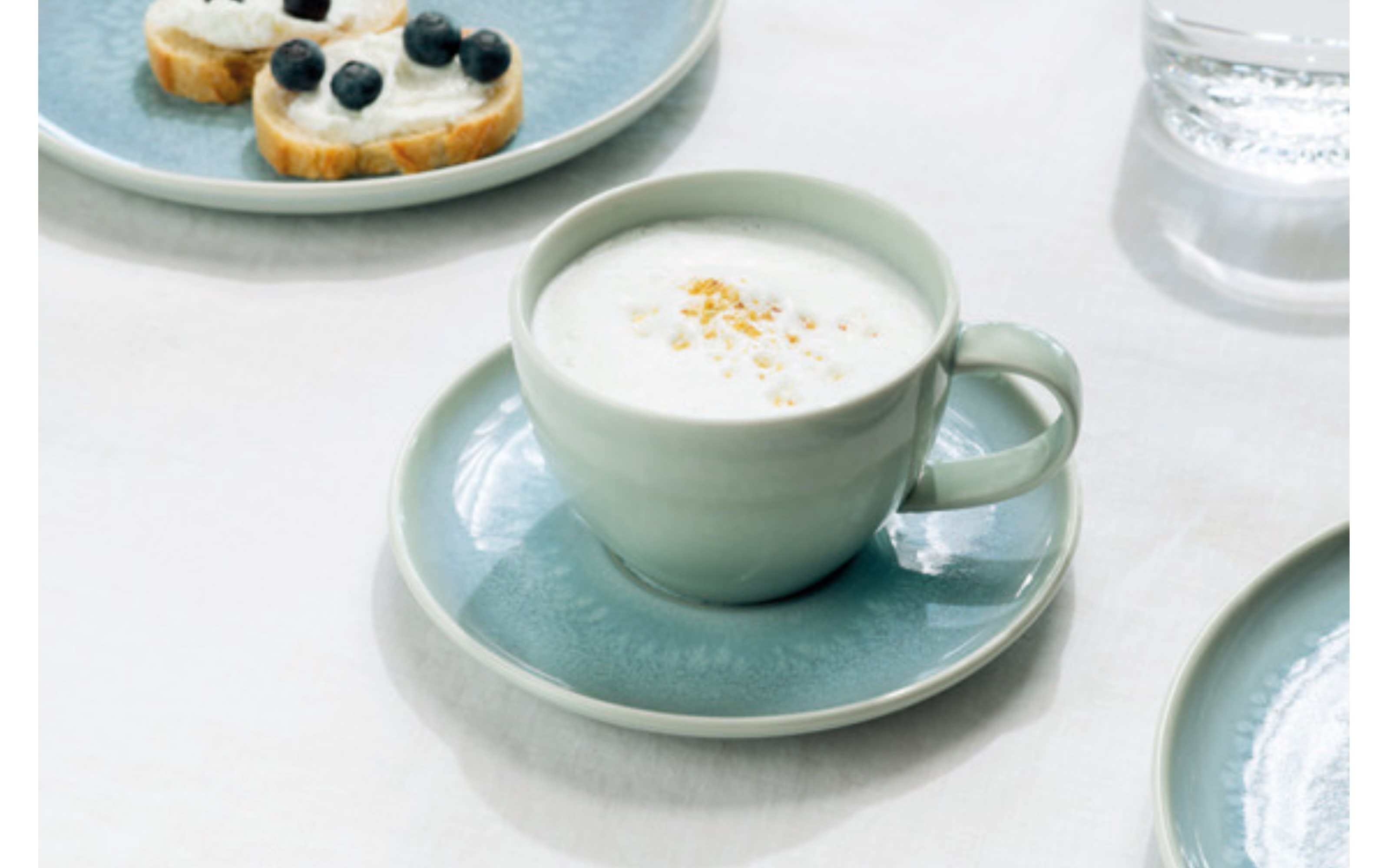 Kaffeeuntertasse Crafted Blueberry aus Porzellan, 15 cm