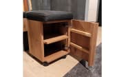 Sitzhocker Velko aus Holz mit Rollen