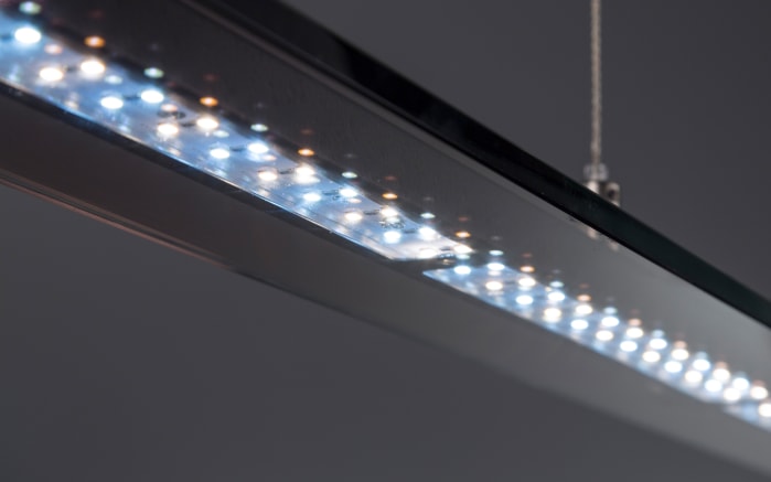 LED-Pendelleuchte Tenso in schwarz, 88 cm-02