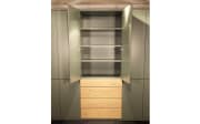 Drehtürenkleiderschrank Silea-S, hellgrün/Asteiche, 273,2 x 234,9 cm, inkl. Push-to-Open Funktion