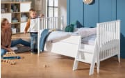 Babybett Felie, kreideweiß, Ausgezeichnet mit dem German Design Award 2023 in Gold