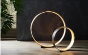 LED-Bodenleuchte Loop, schwarz/gold, inkl. stufenloser Dimmfunktion 
