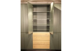 Drehtürenkleiderschrank Silea-S, hellgrün/Asteiche, 273,2 x 234,9 cm, inkl. Push-to-Open Funktion