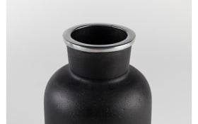 Vase Farma M aus Aluminium in schwarz, 23 cm 